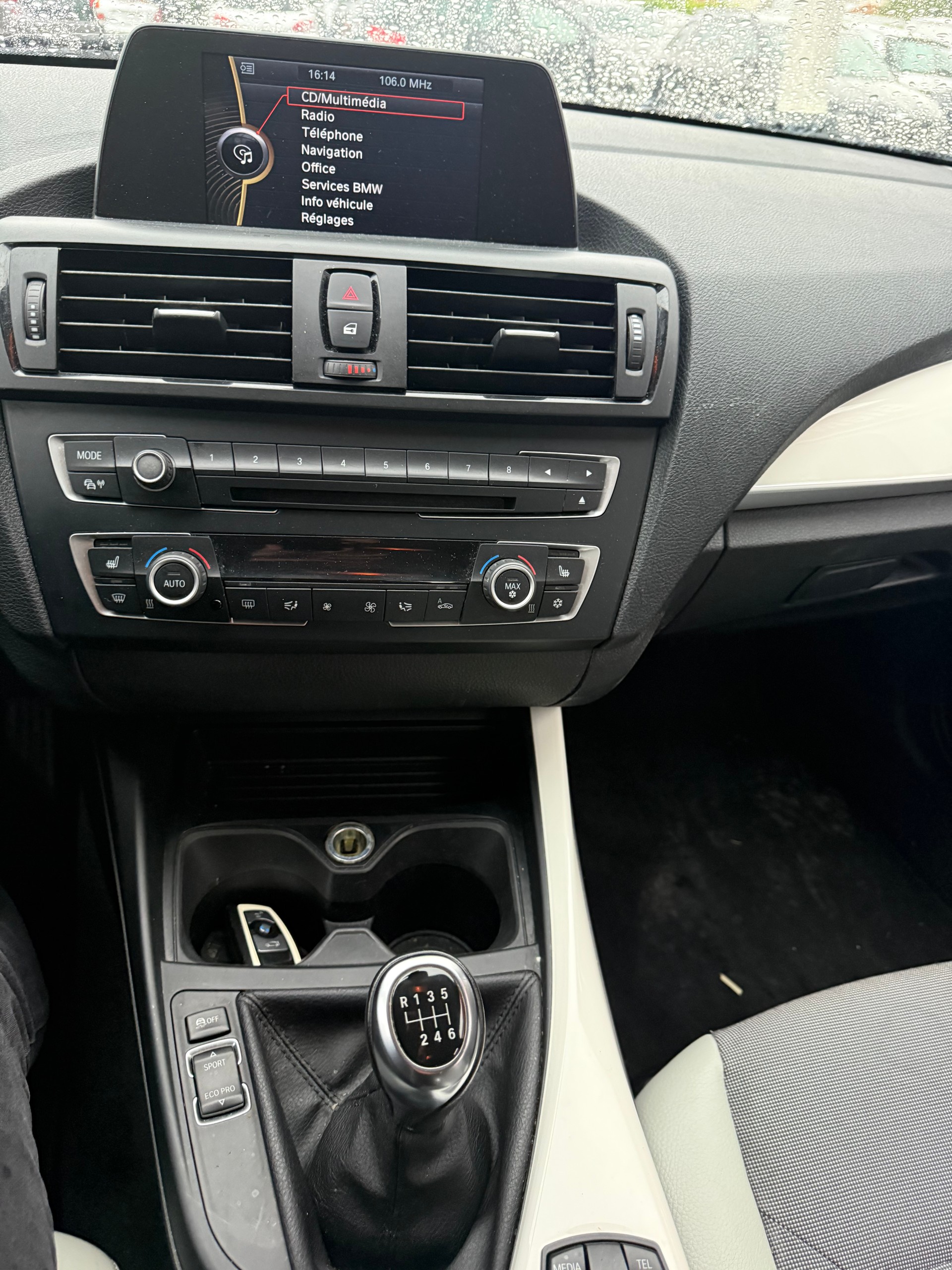 BMW 118i-image-12
