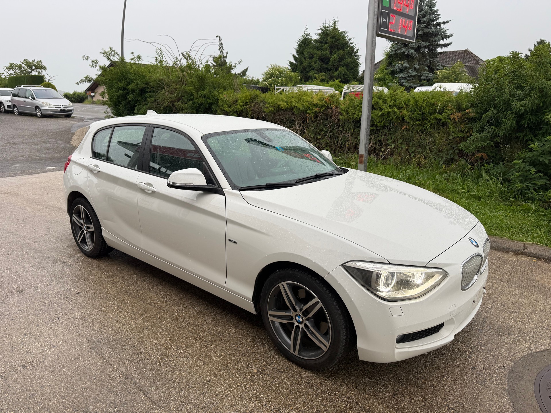 BMW 118i-image-5