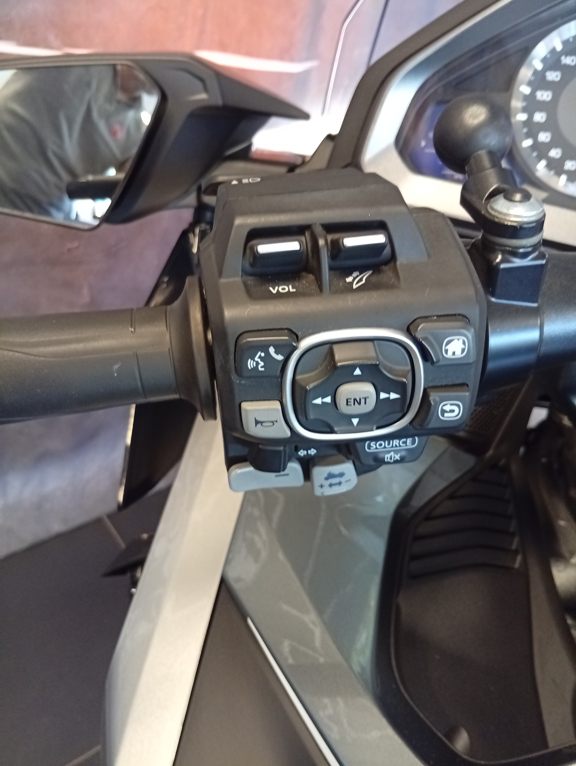 HONDA GL 1800 DA DCT Goldwing-image-10