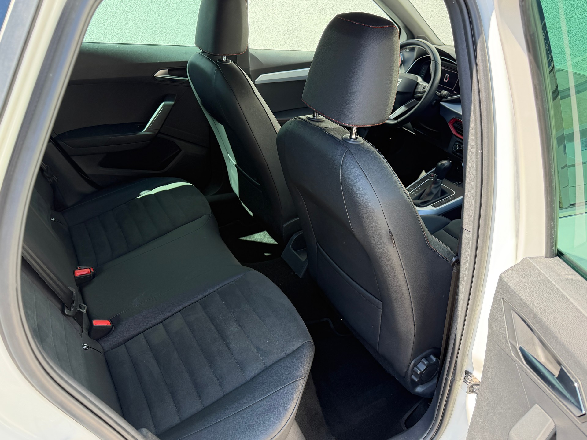 SEAT Arona 1.5 Eco TSI FR DSG-image-12