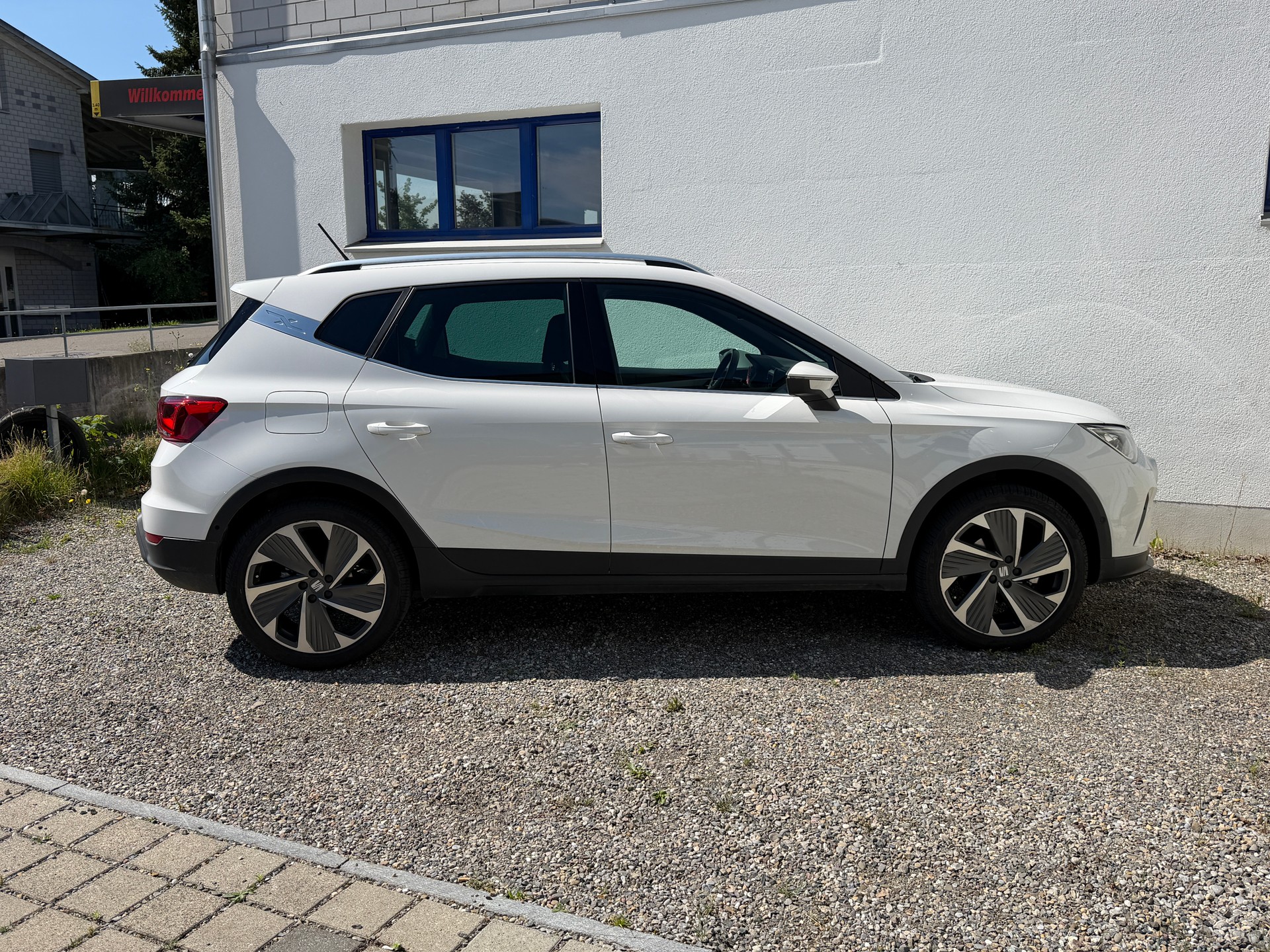 SEAT Arona 1.5 Eco TSI FR DSG-image-4
