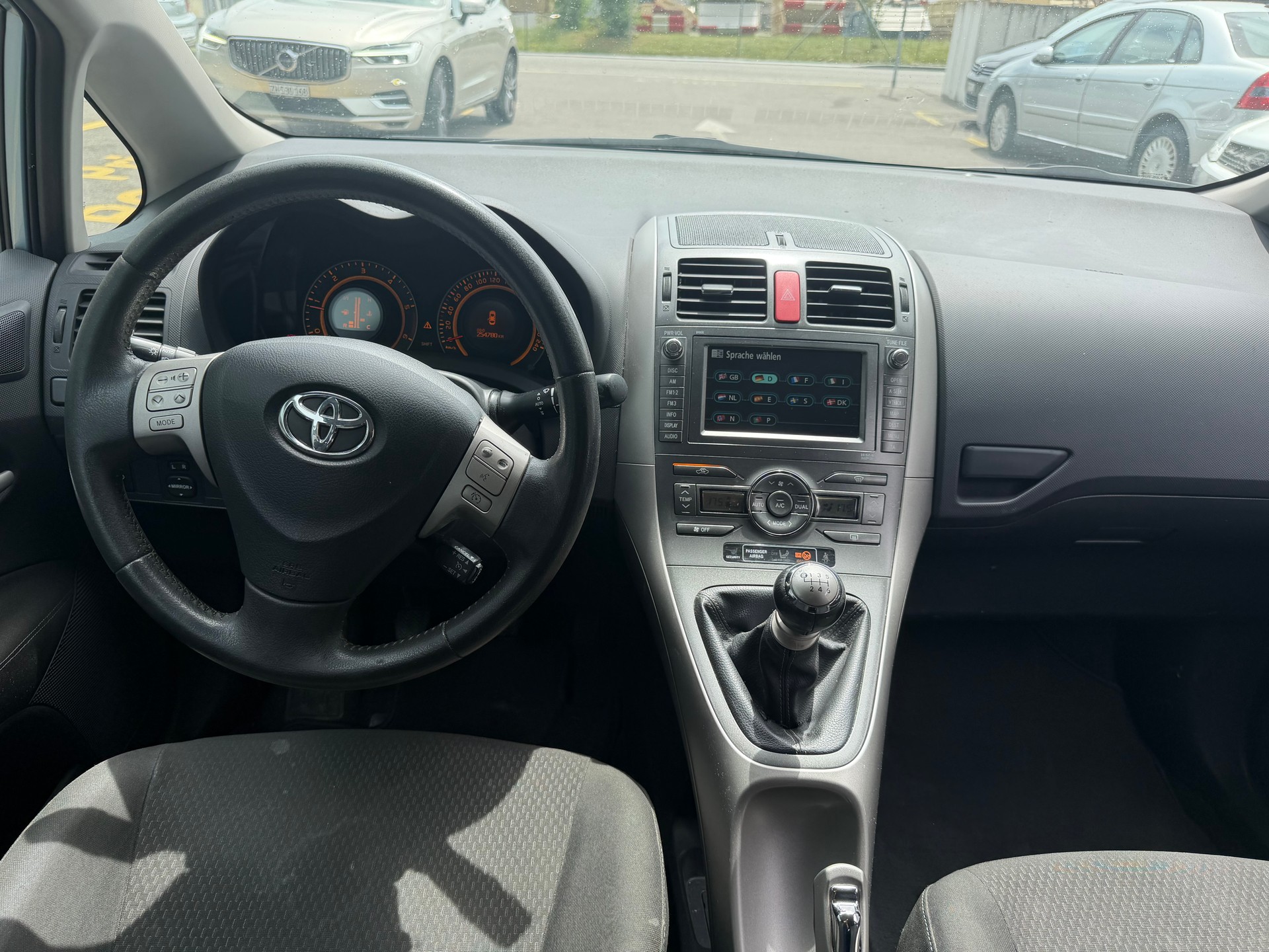 TOYOTA Auris 2.2 D-4D CleanPower Linea Sol Premium-image-7