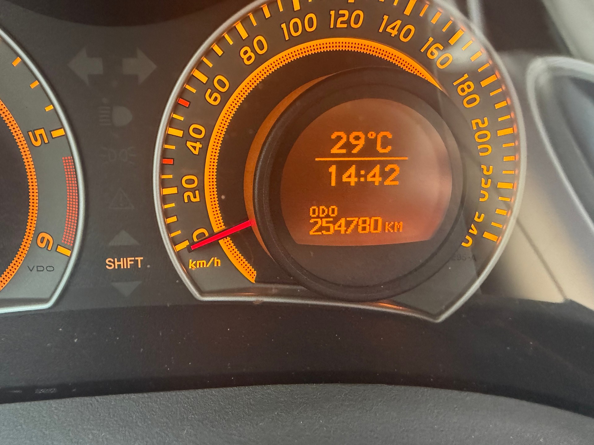 TOYOTA Auris 2.2 D-4D CleanPower Linea Sol Premium-image-9