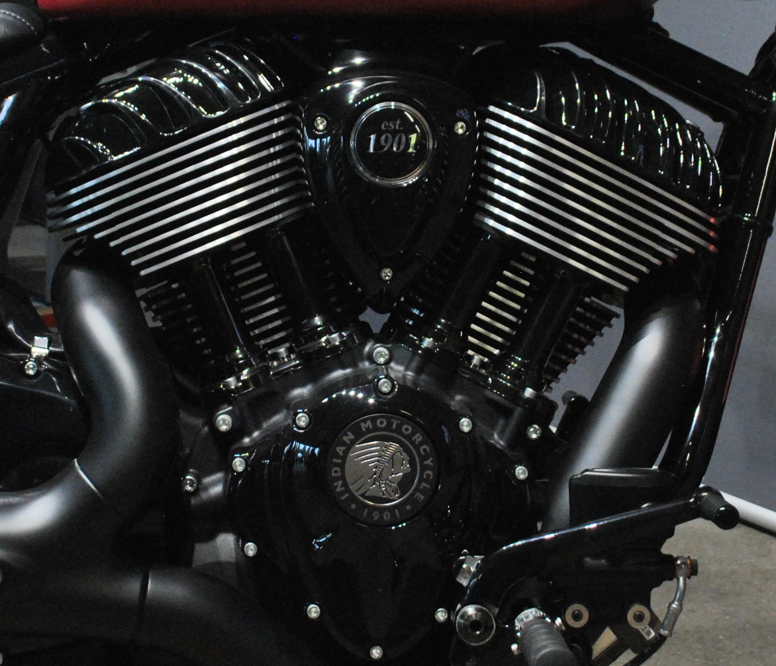INDIAN Chief Dark Horse-image-8