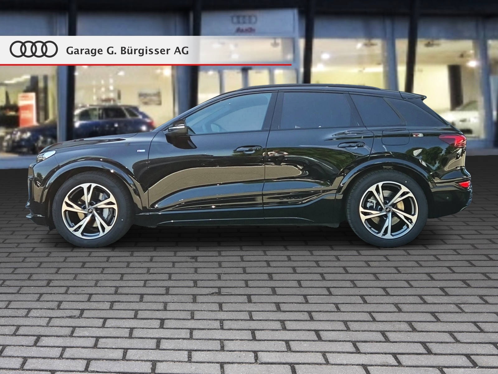 AUDI Q6 e-tron quattro Mythosschwarz Metallic-showroom-element-2
