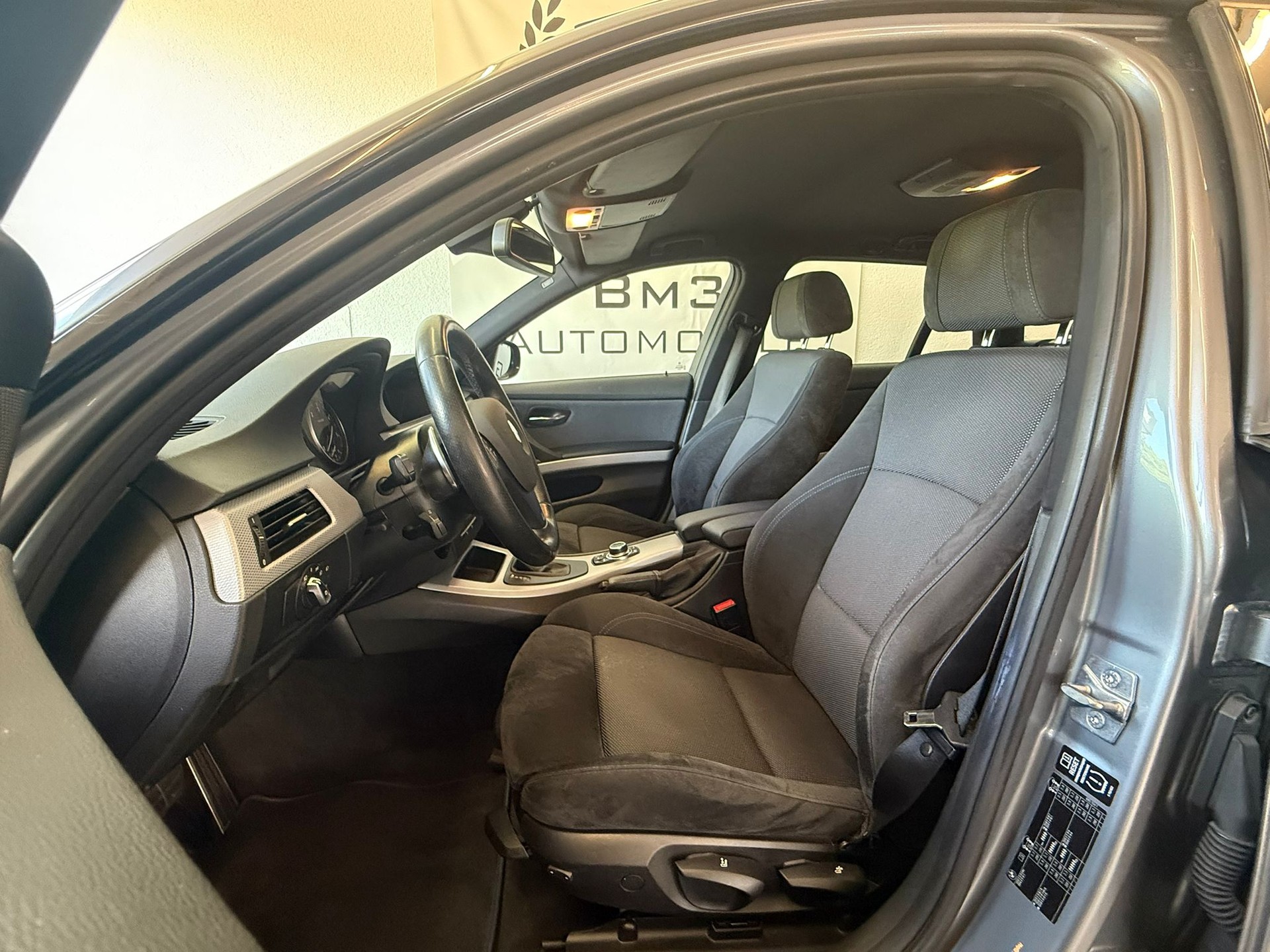 BMW 330d xDrive Touring Steptronic-image-7