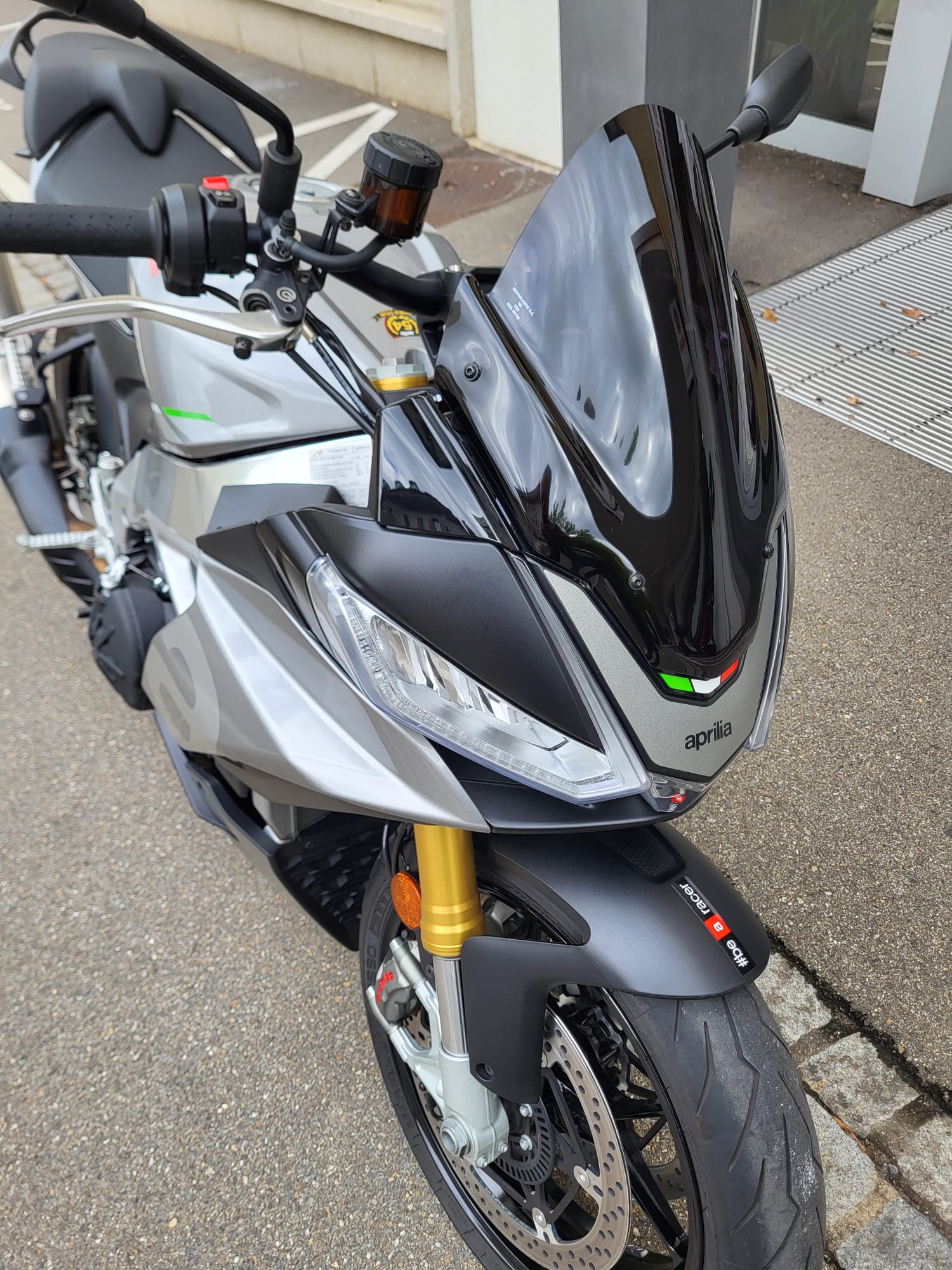 APRILIA Tuono V4 1100 GT-showroom-element-3