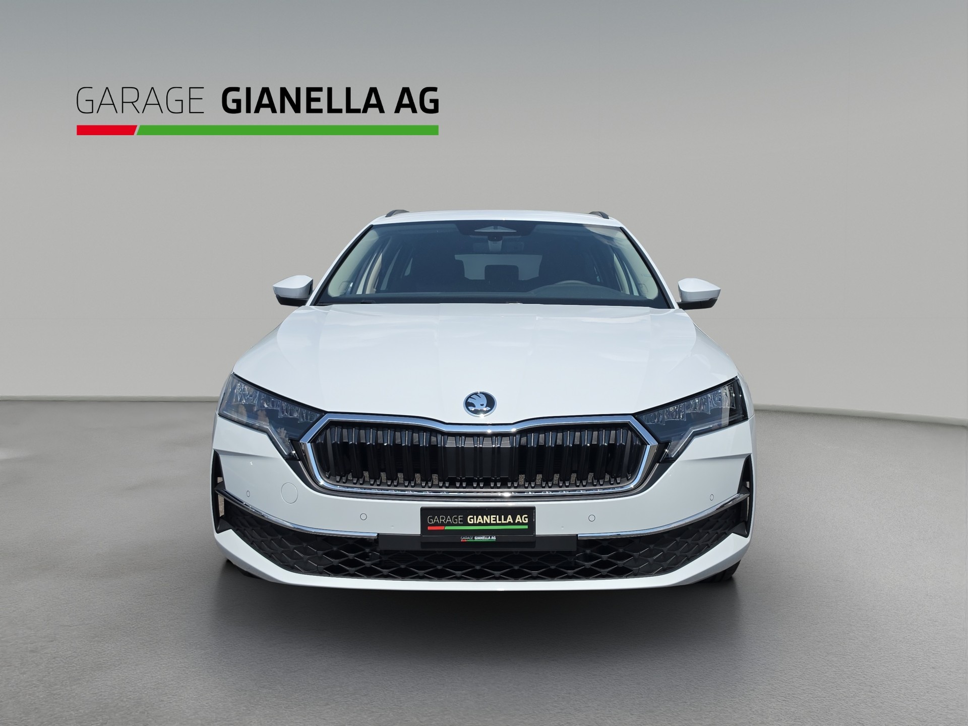 SKODA Octavia Combi 2.0 TDI DSG Selection-showroom-element-3