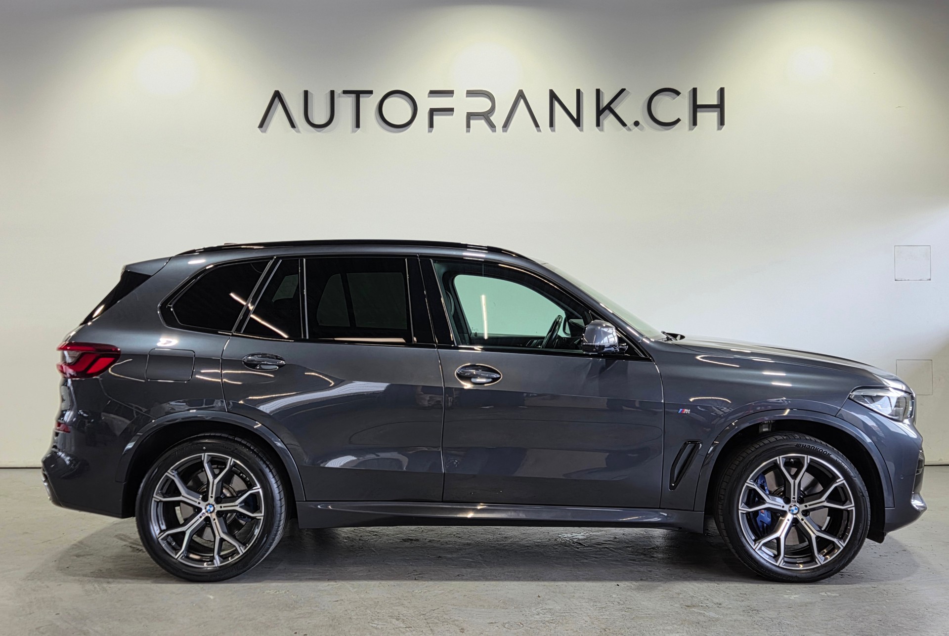 BMW X5 30d xDrive M-Sport-showroom-element-1