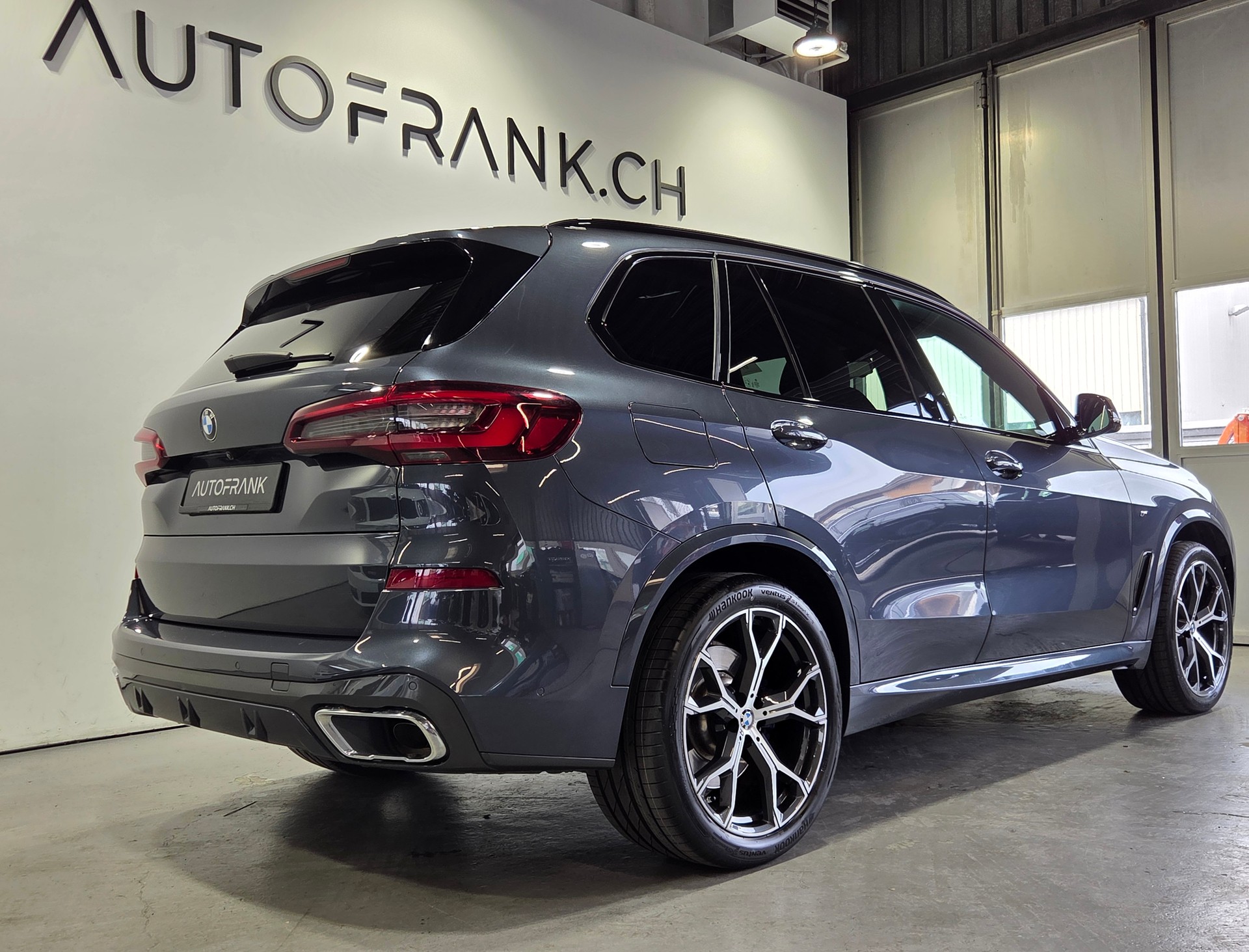 BMW X5 30d xDrive M-Sport-showroom-element-2