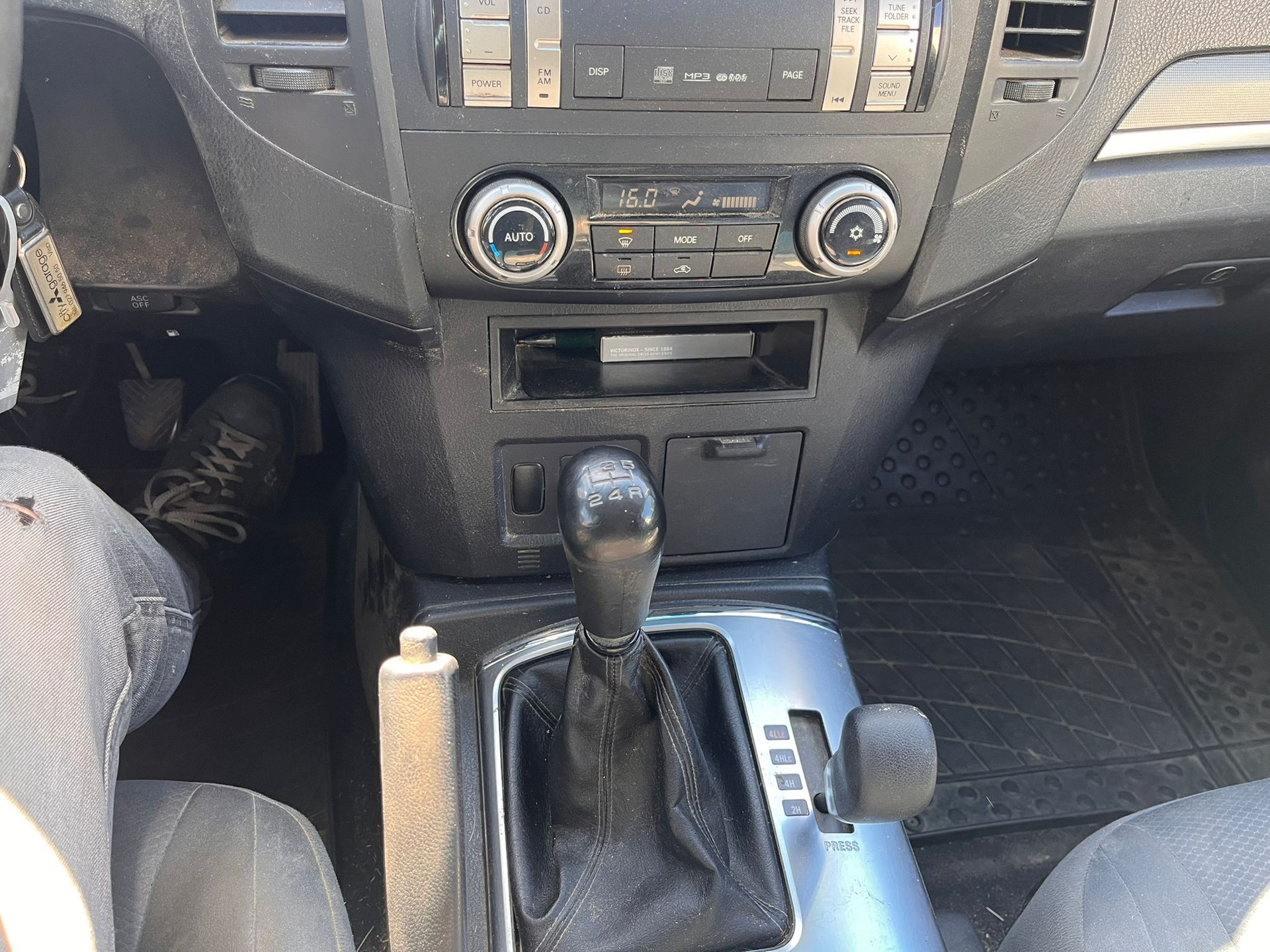 MITSUBISHI Pajero 3.2 DI-D Swiss Professional-image-6
