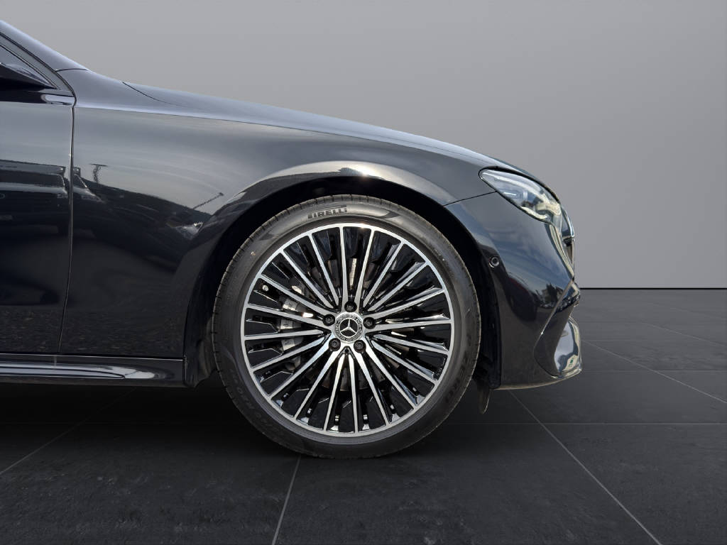 MERCEDES-BENZ E 220 d AMG Line 4matic-image-17