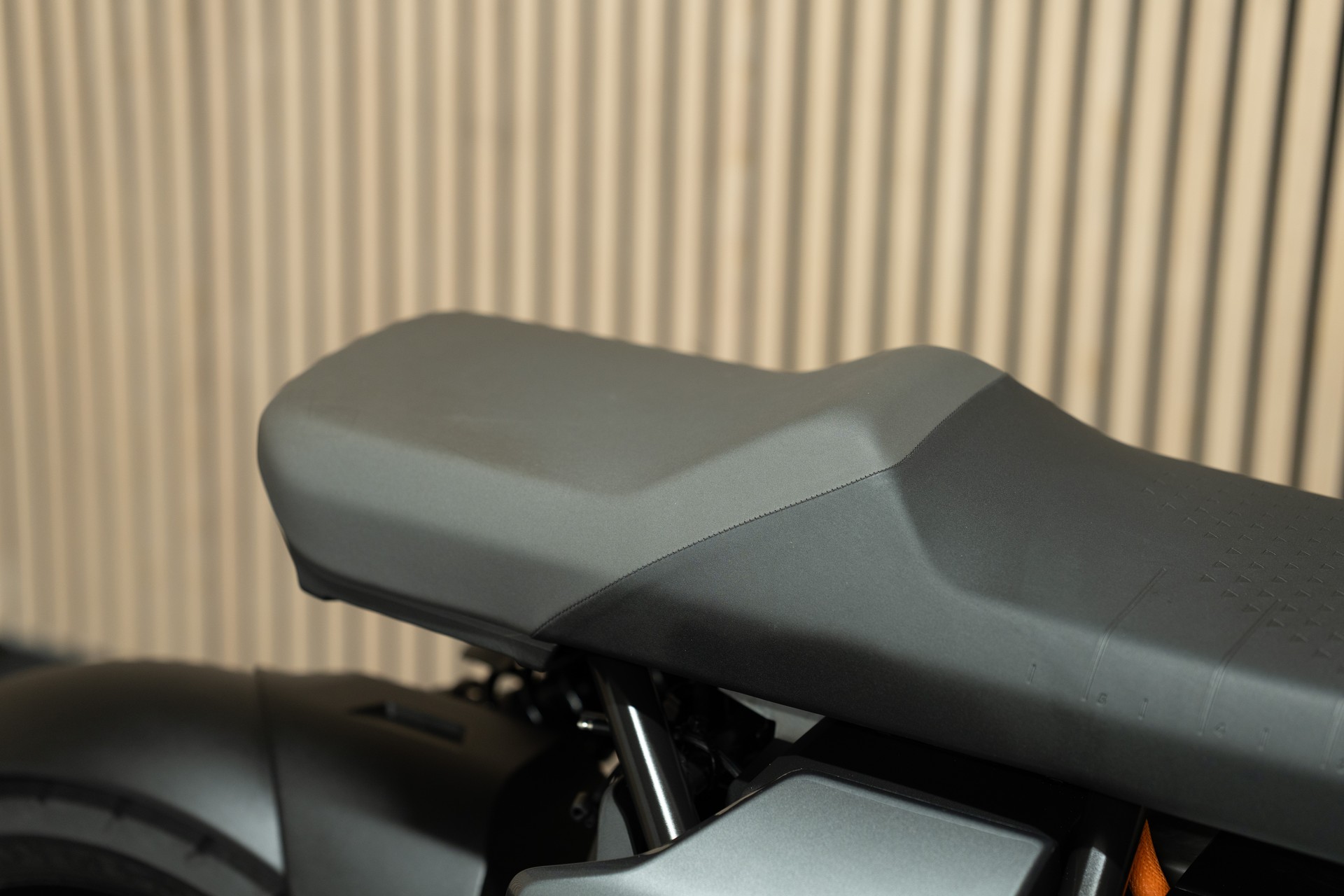 BMW CE 04-showroom-element-3