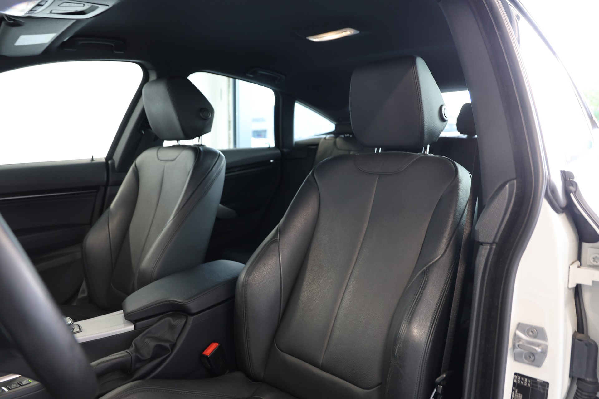 BMW 320d GT xDrive M Sport Steptronic-image-6