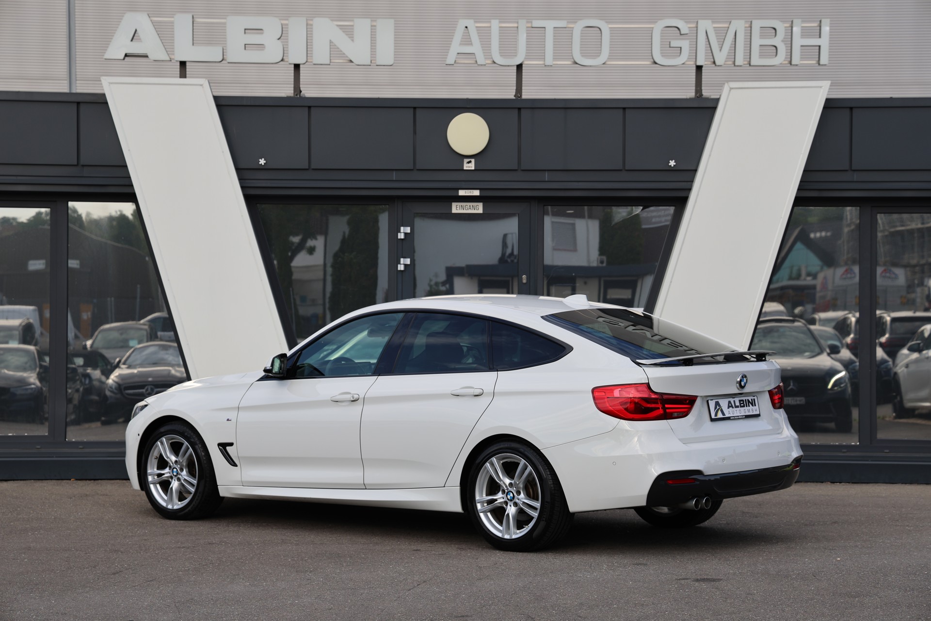 BMW 320d GT xDrive M Sport Steptronic-showroom-element-3