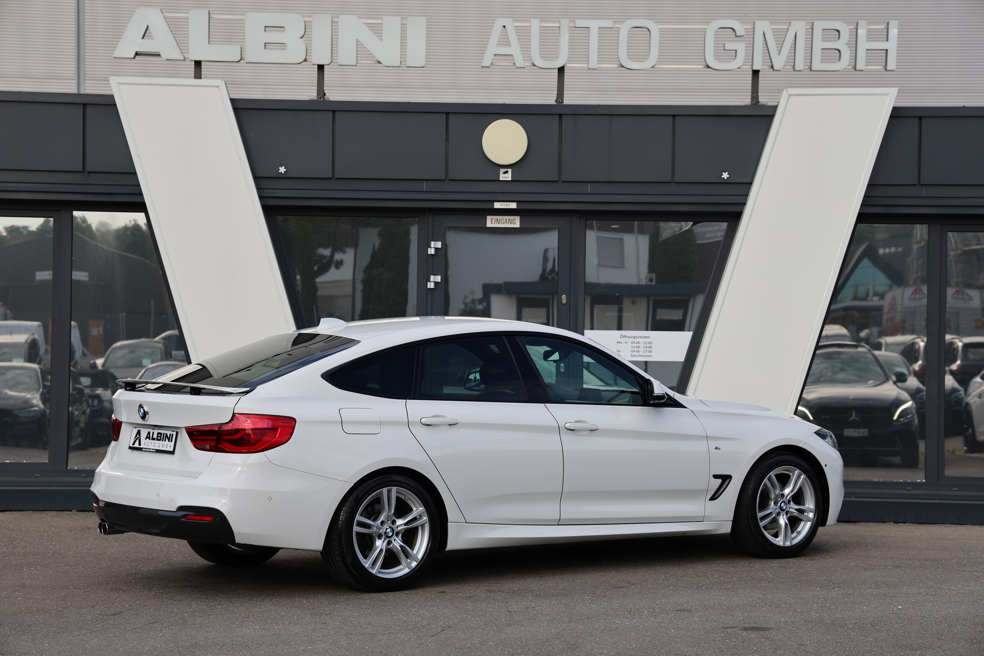 BMW 320d GT xDrive M Sport Steptronic-showroom-element-2