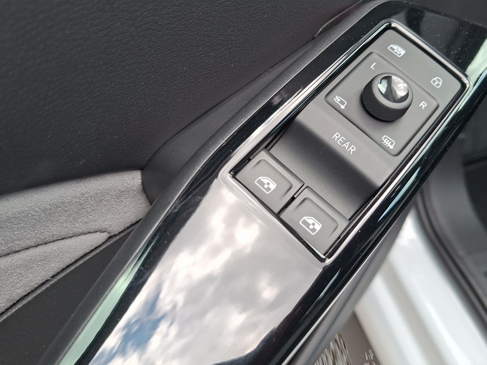 VW ID.3 Pro S 77 kWh Pro S United-image-11
