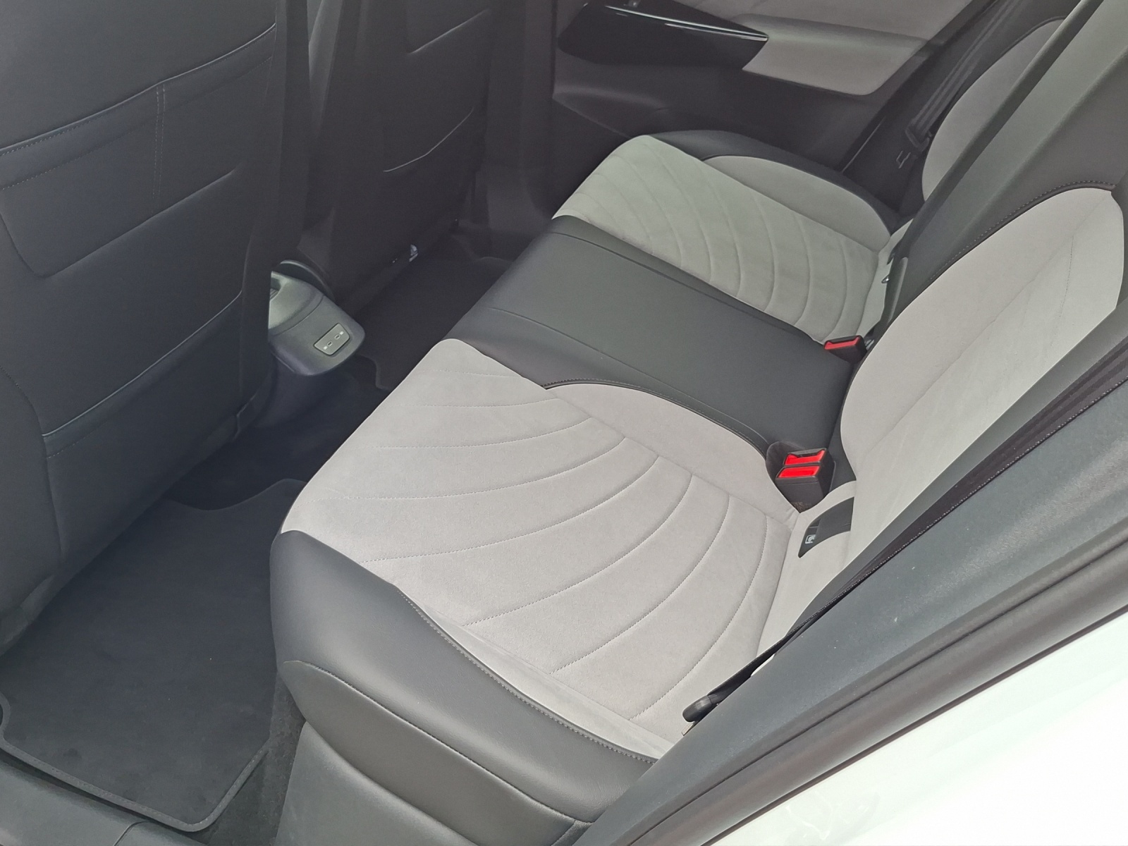 VW ID.3 Pro S 77 kWh Pro S United-image-21