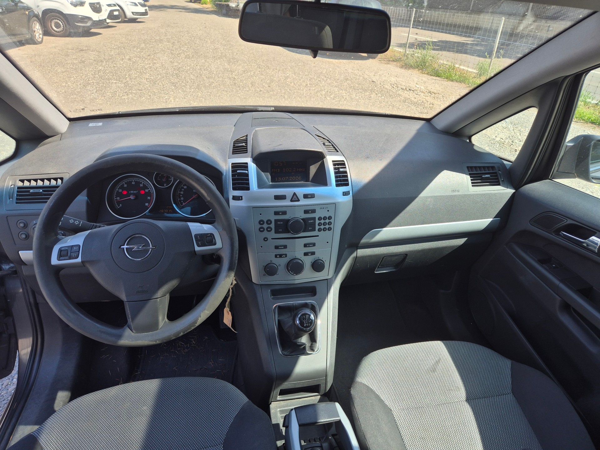 OPEL Zafira 2.2i 16V Enjoy-image-9