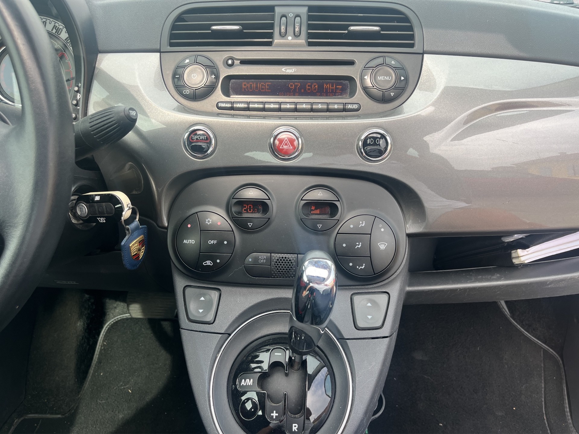 FIAT 500C 1.4 16V Lounge Dualogic-image-10