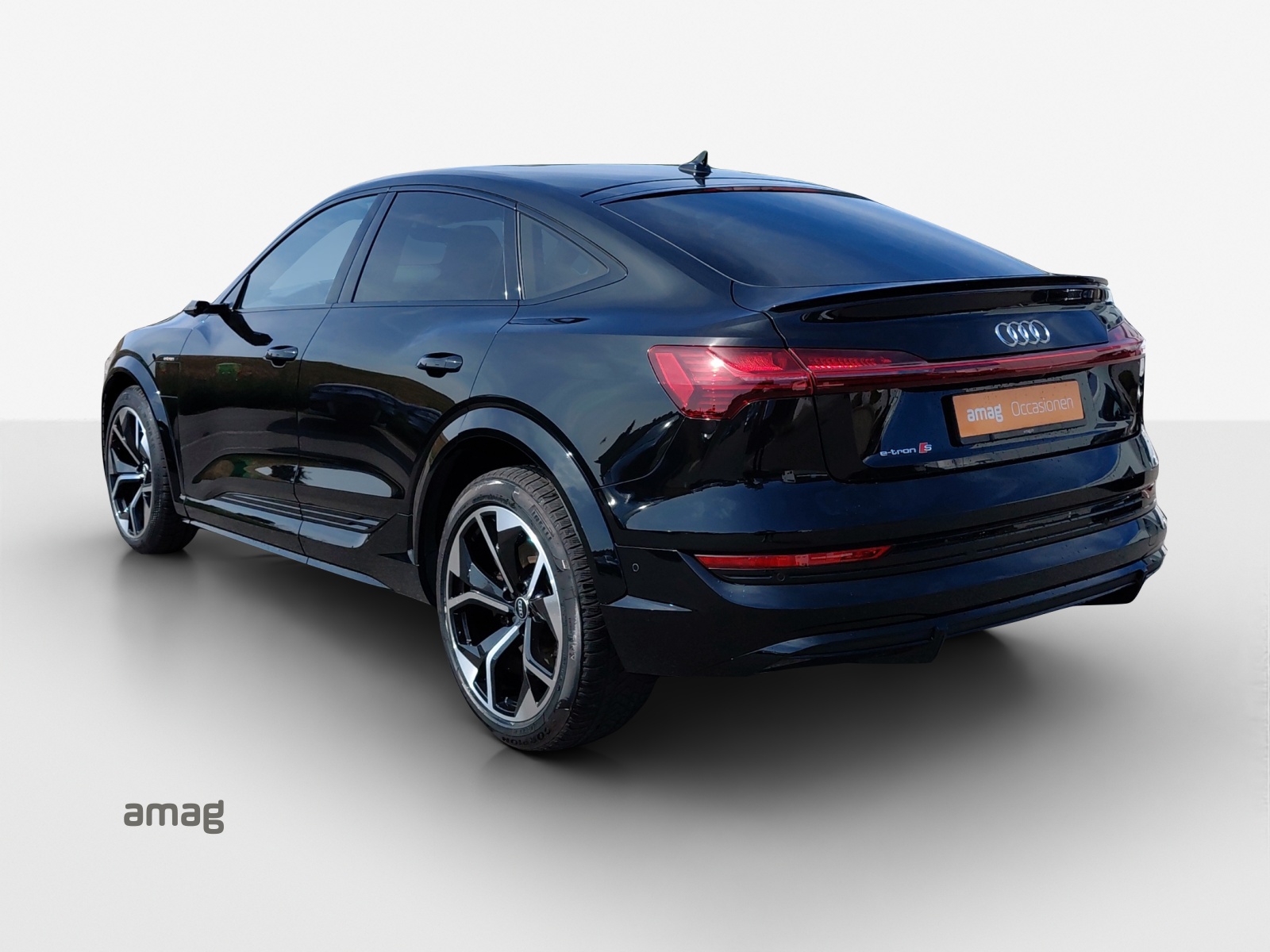 AUDI e-tron S Sportback quattro-showroom-element-2