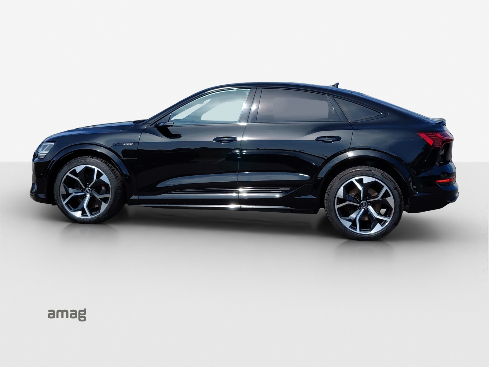 AUDI e-tron S Sportback quattro-showroom-element-1