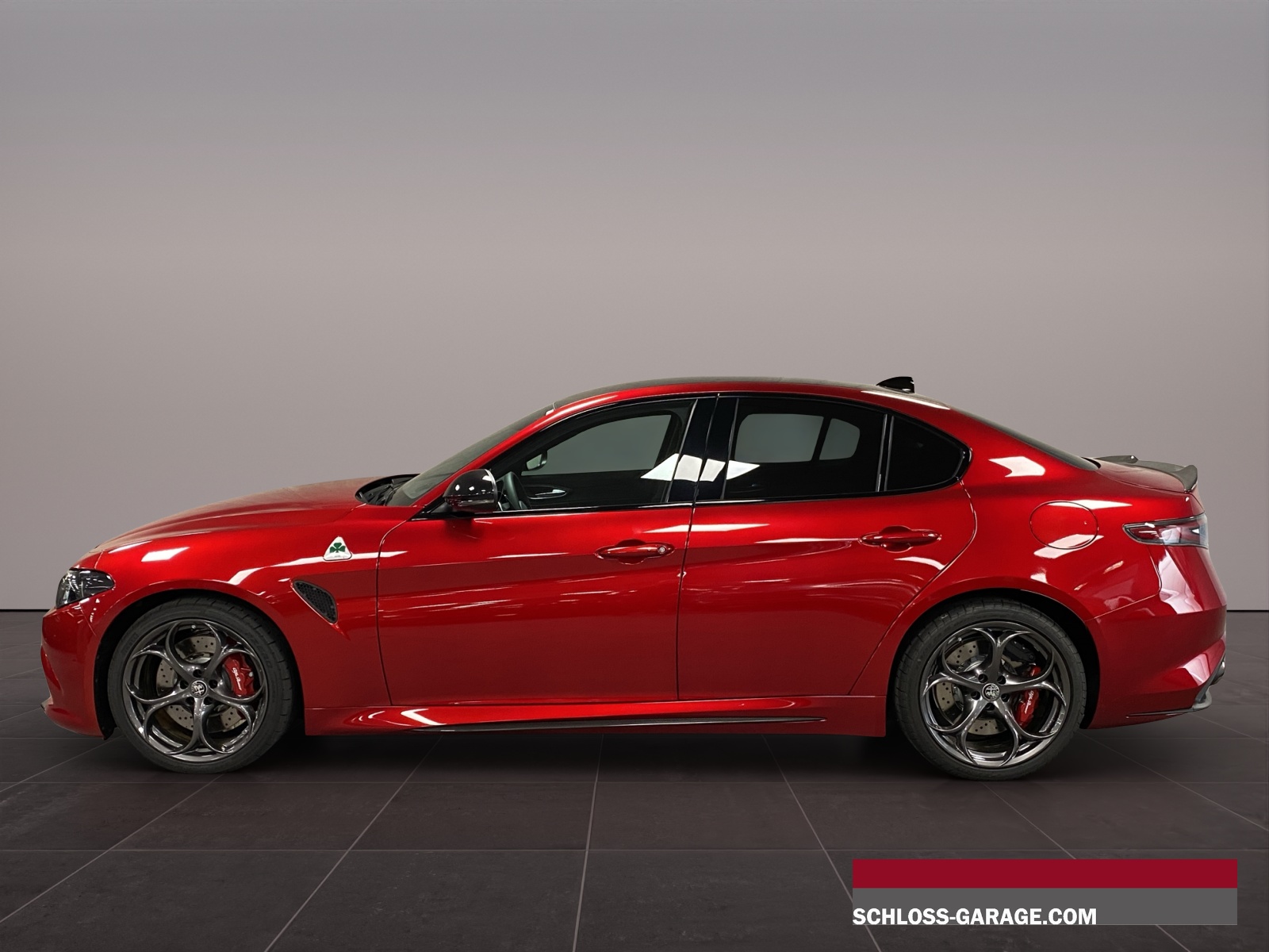 ALFA ROMEO Giulia 2.9 V6 Quadrifoglio-showroom-element-2