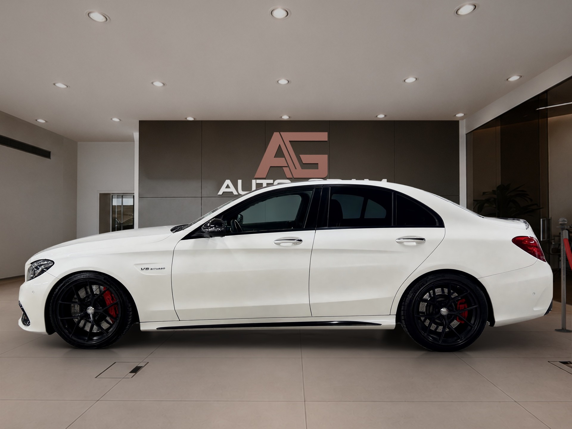 MERCEDES-BENZ C 63 S AMG Speedshift-showroom-element-1