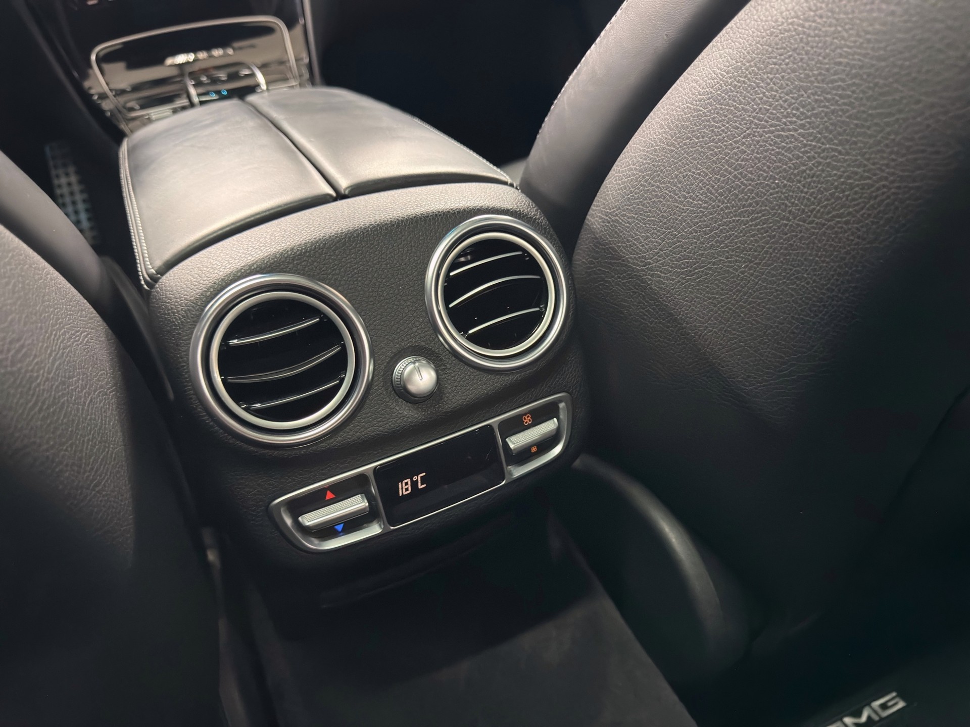 MERCEDES-BENZ C 63 S AMG Speedshift-image-25