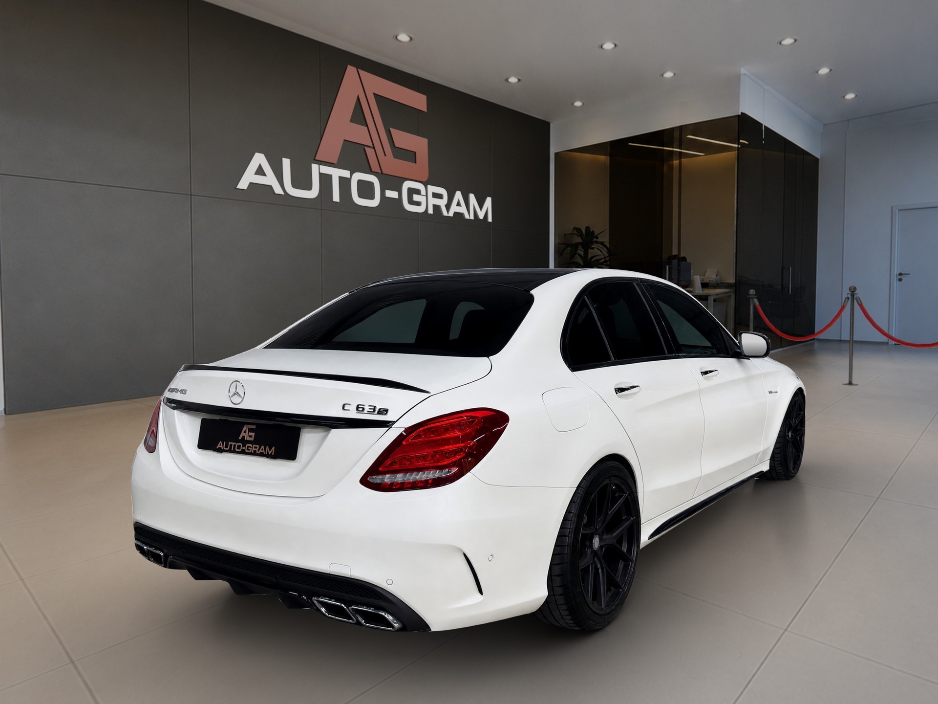 MERCEDES-BENZ C 63 S AMG Speedshift-image-4