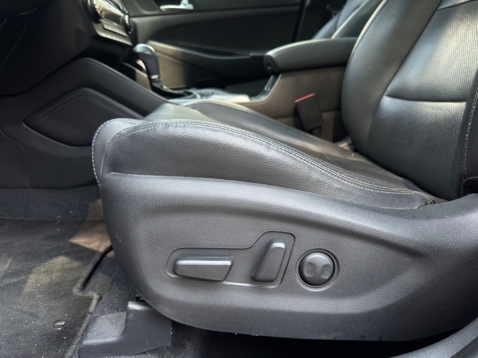 HYUNDAI Tucson 1.6 TGDI Plena 4WD Automatic-image-19