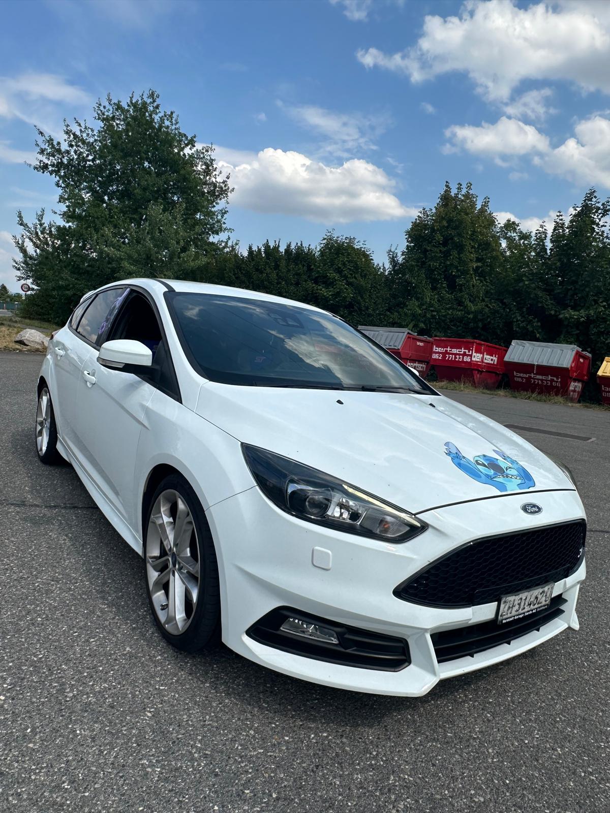FORD Focus 2.0 SCTi ST2-image-2