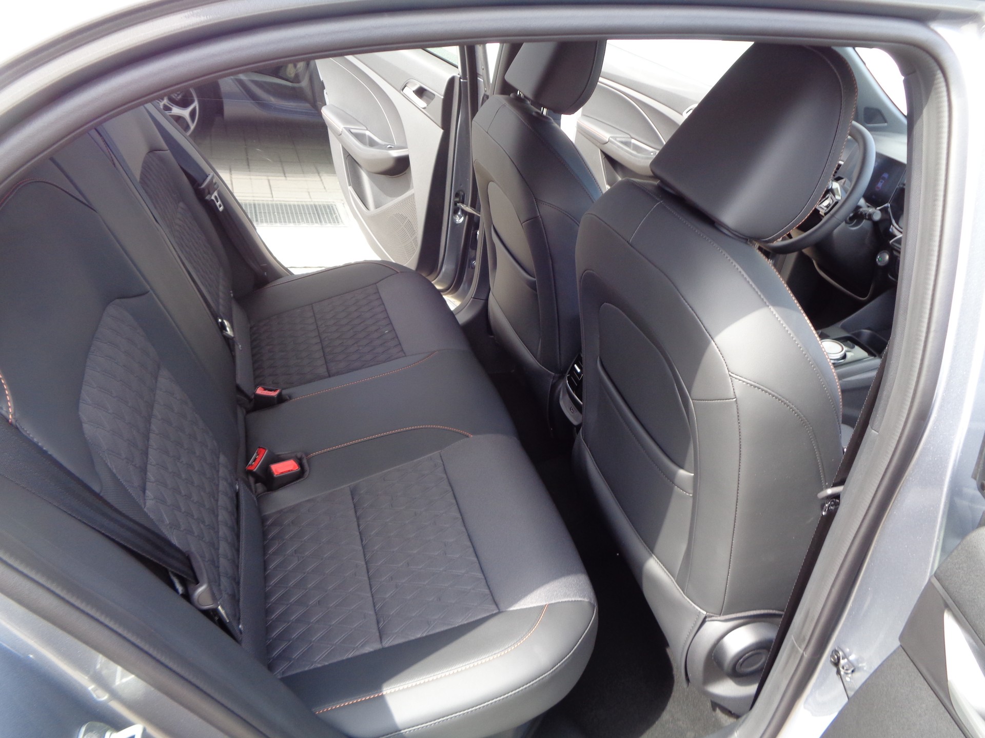 MG 3 1.5 Hybrid Luxury Aut.-image-12
