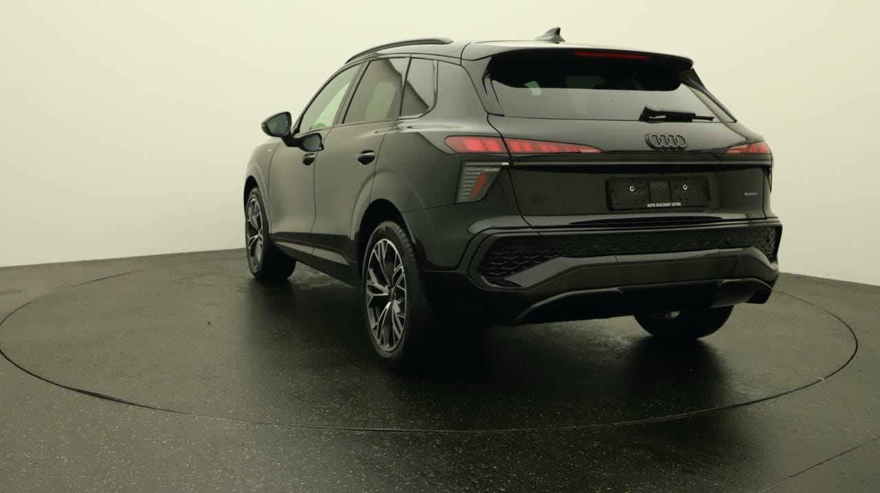 AUDI Q3 SUV TFSI quattro 195 kW S tronic-showroom-element-3