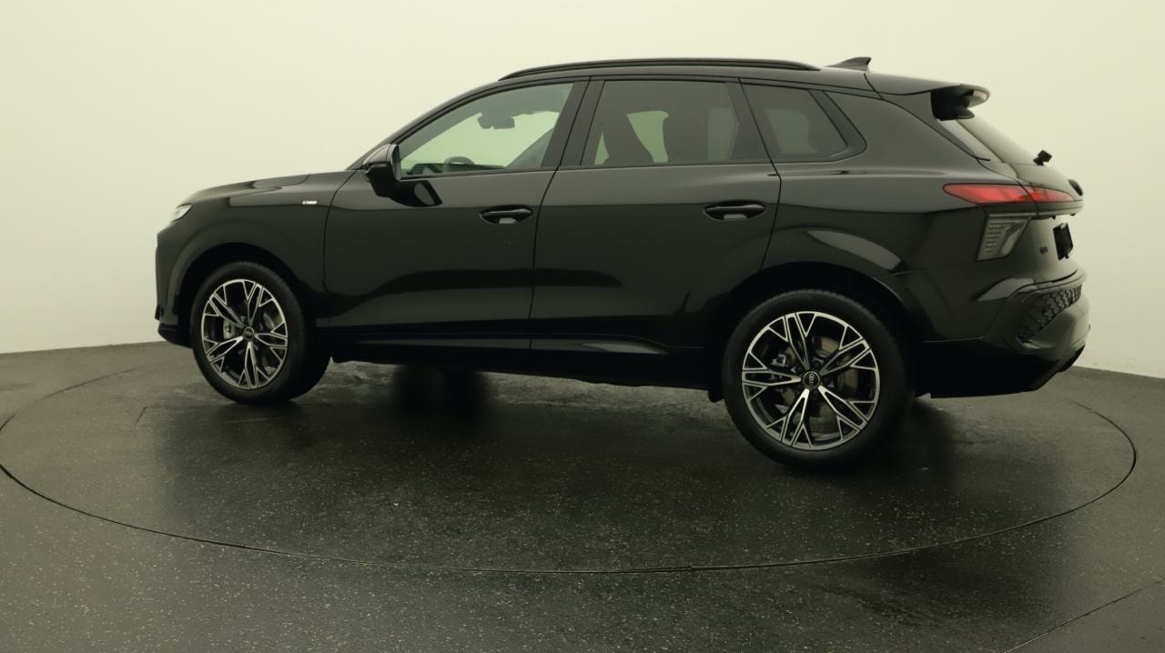 AUDI Q3 SUV TFSI quattro 195 kW S tronic-showroom-element-2