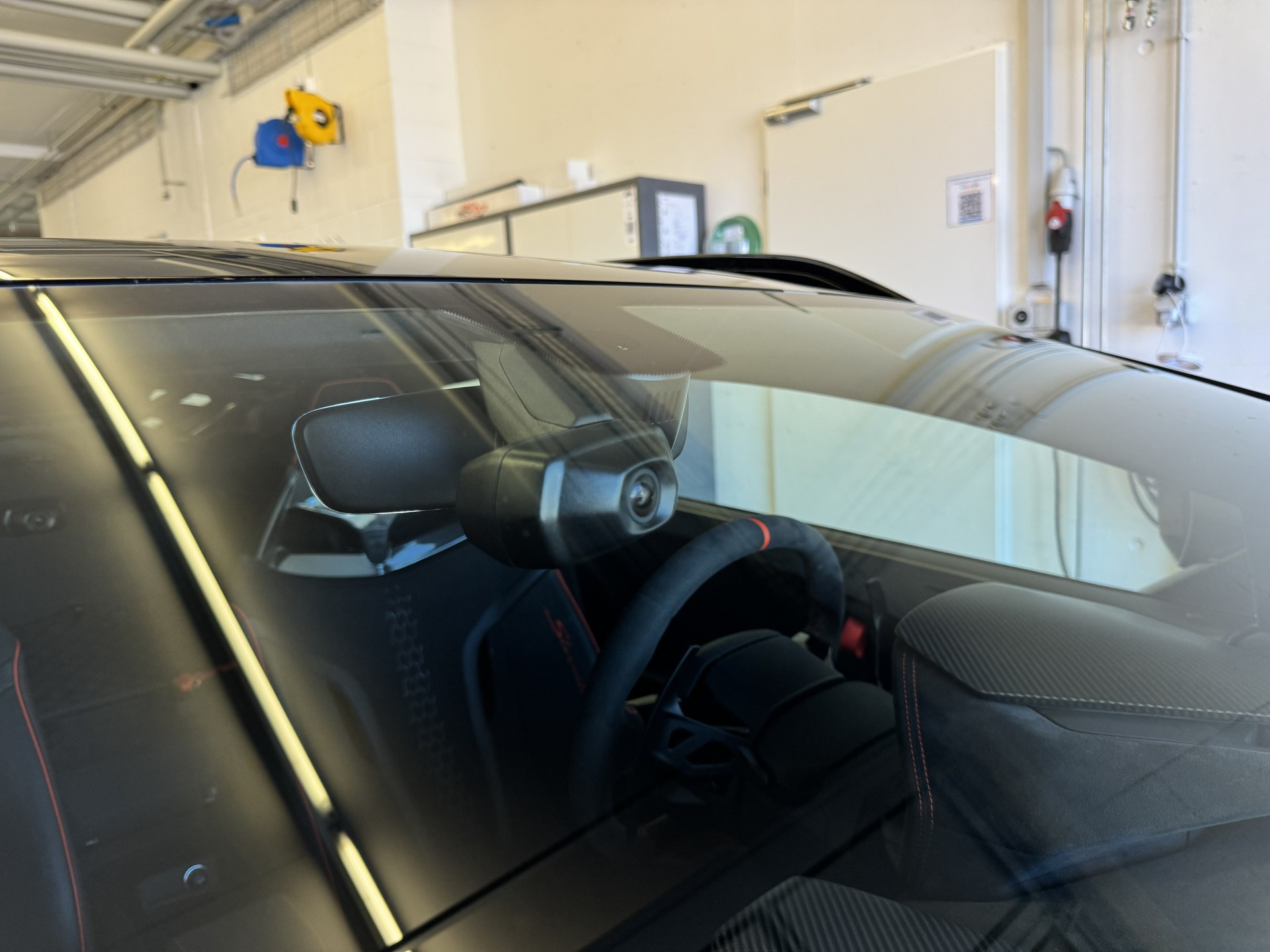 LAMBORGHINI Huracan Sterrato, volle Optionen, Carbon Türpanelen, Telemetrie, 63 Edition, Lamborghini Voll-Garantie bis Feb 2029 / 1 of 1499-image-12