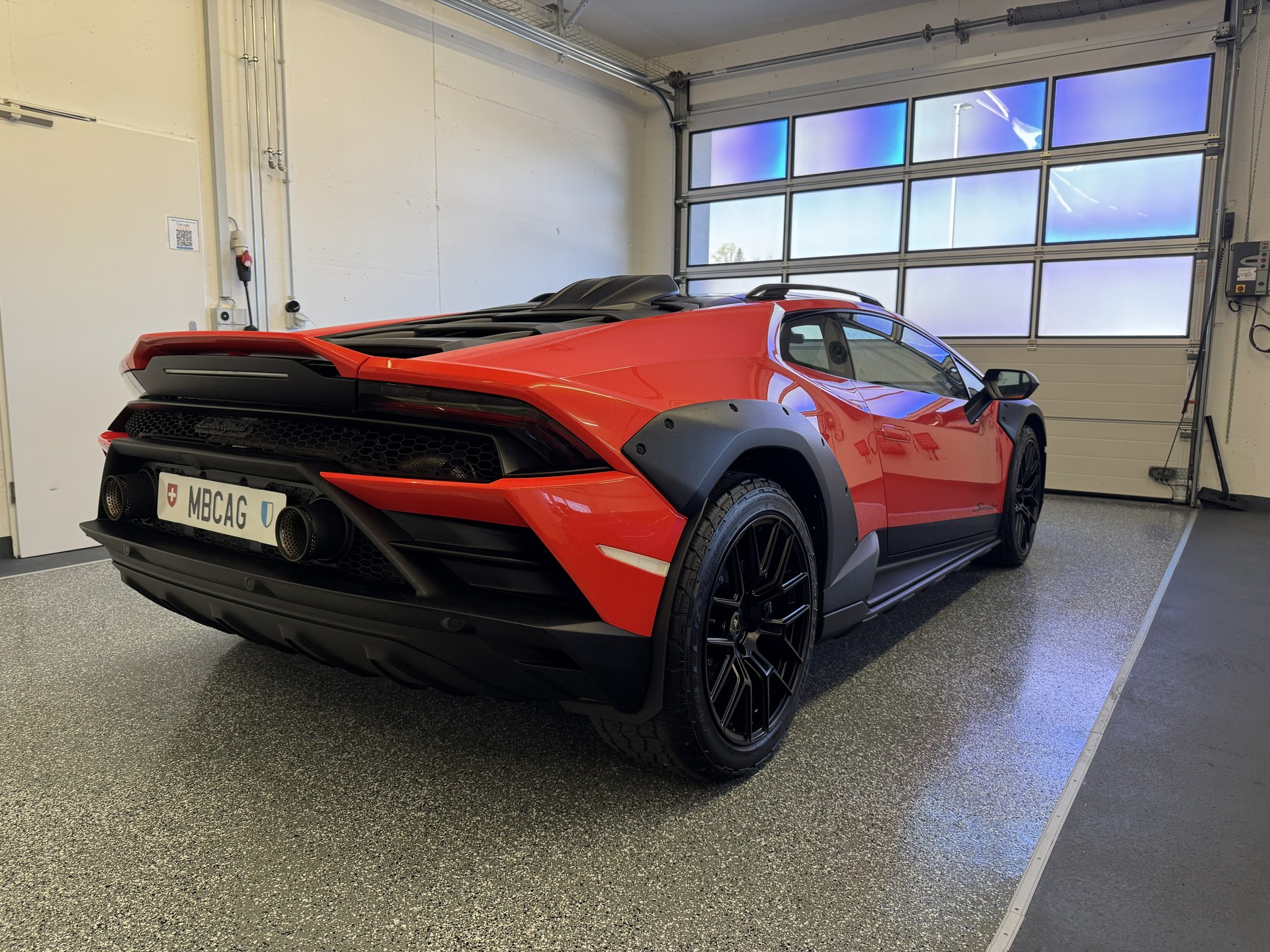 LAMBORGHINI Huracan Sterrato, volle Optionen, Carbon Türpanelen, Telemetrie, 63 Edition, Lamborghini Voll-Garantie bis Feb 2029 / 1 of 1499-image-9