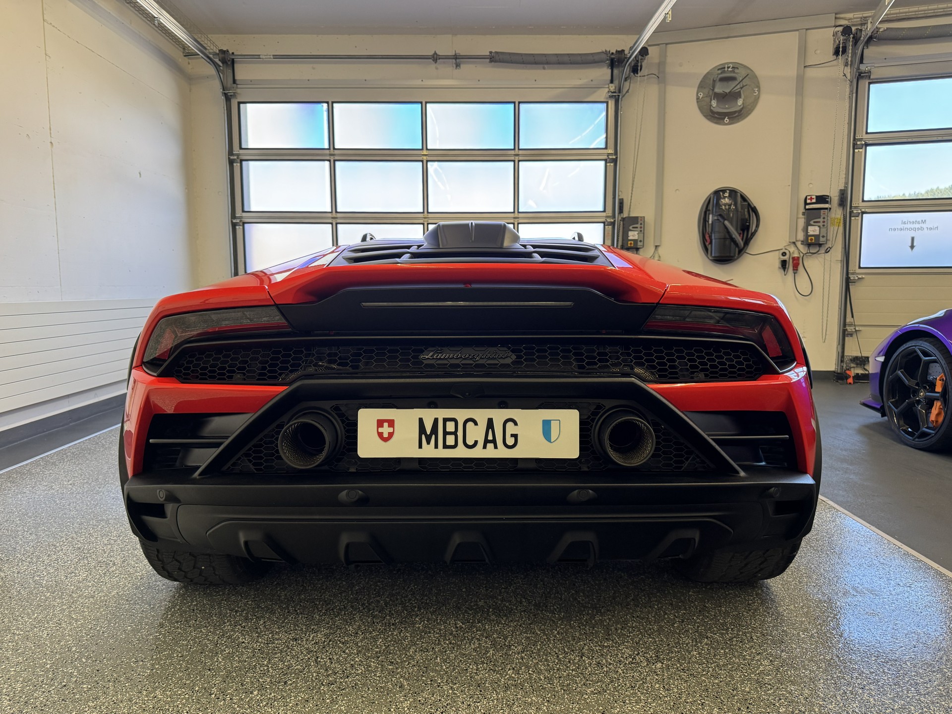 LAMBORGHINI Huracan Sterrato, volle Optionen, Carbon Türpanelen, Telemetrie, 63 Edition, Lamborghini Voll-Garantie bis Feb 2029 / 1 of 1499-image-8