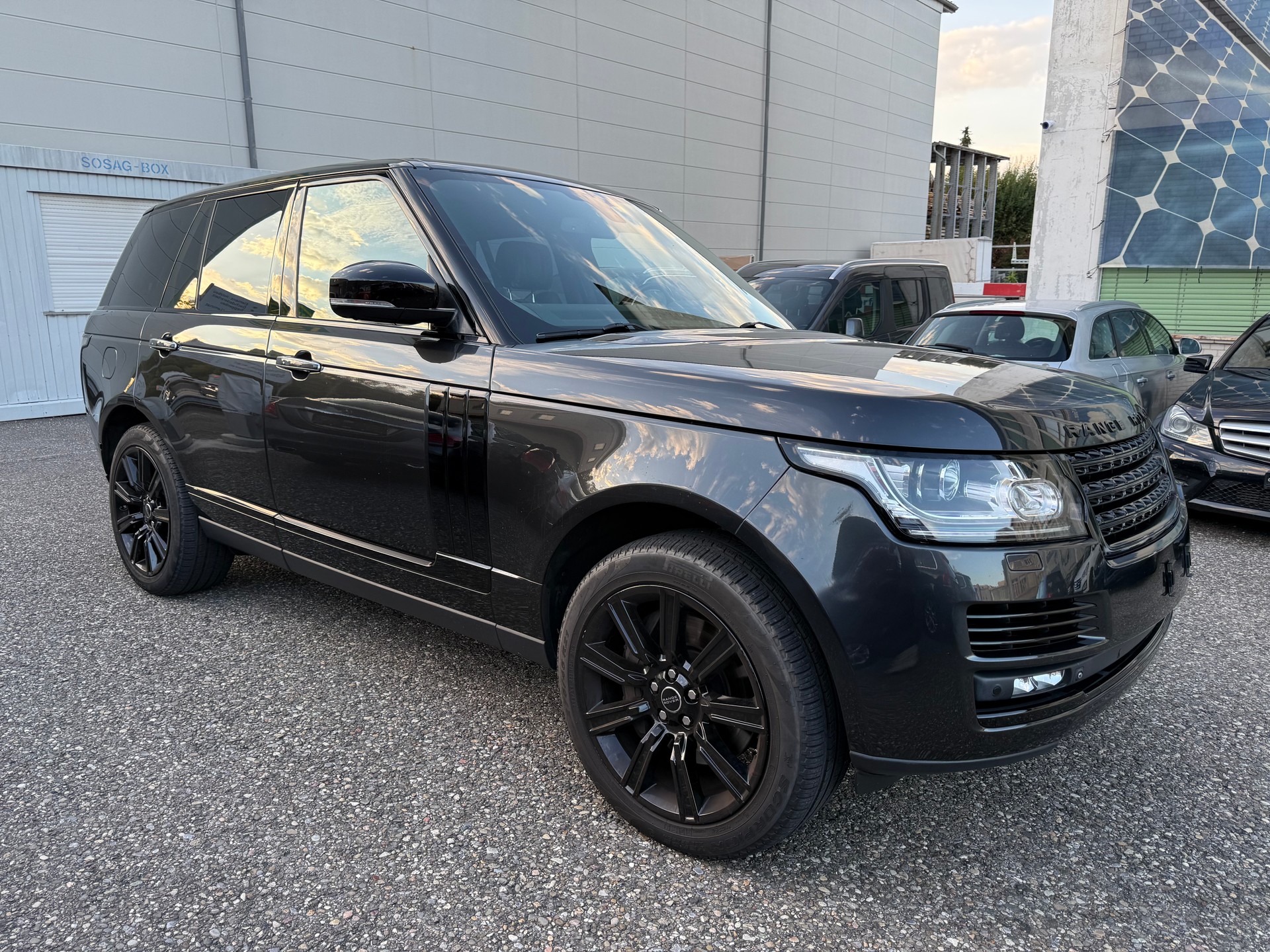 LAND ROVER Range Rover 4.4 SDV8 Autobiography Automatic-showroom-element-2