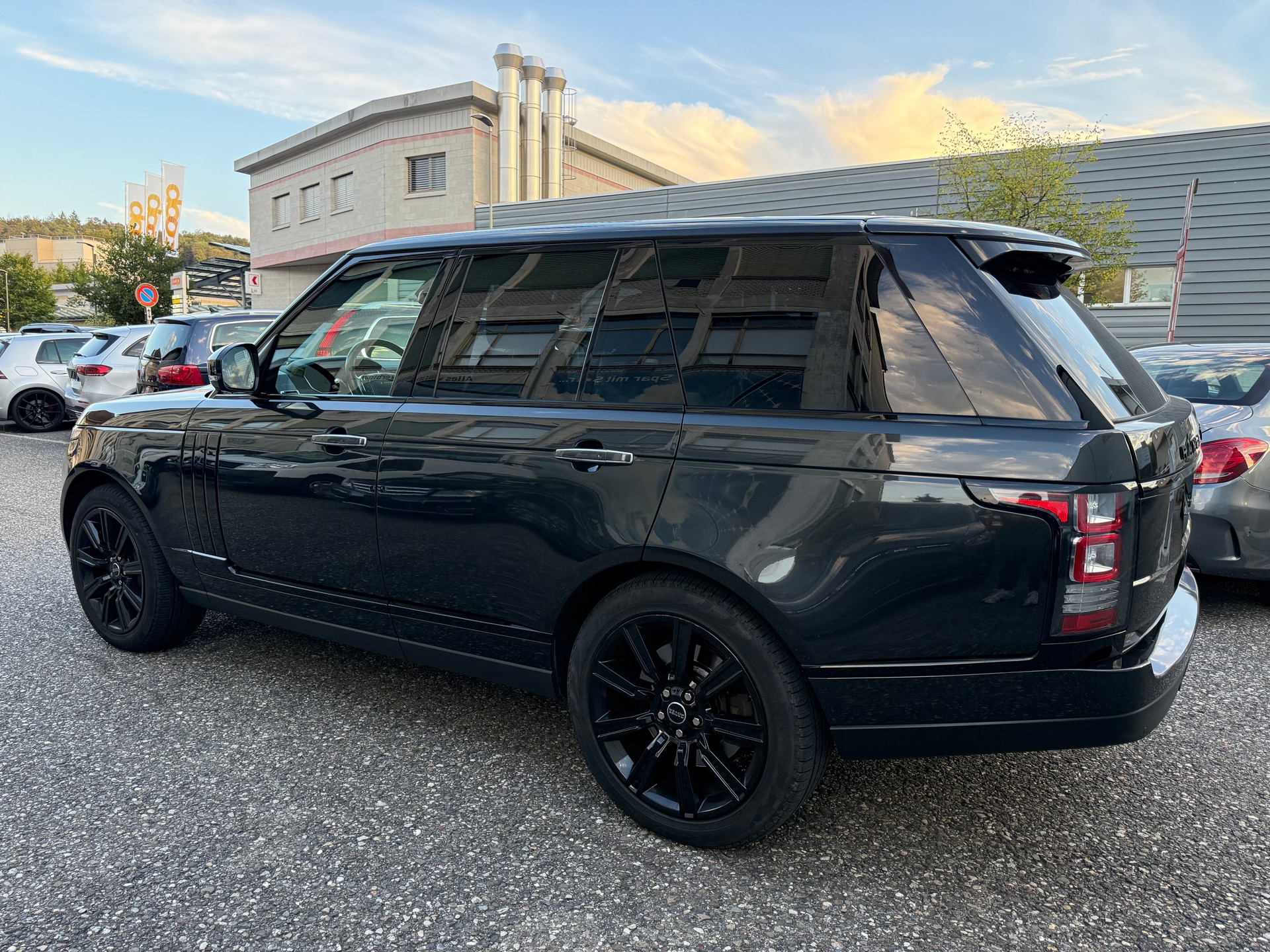 LAND ROVER Range Rover 4.4 SDV8 Autobiography Automatic-showroom-element-3