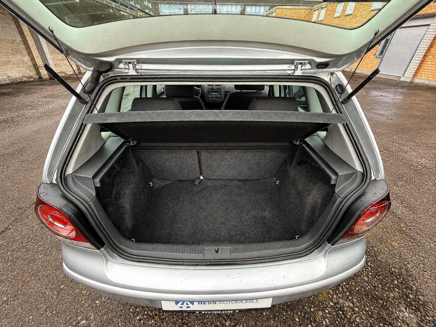 VW Polo 1.4 16V Trendline Automatic-image-16