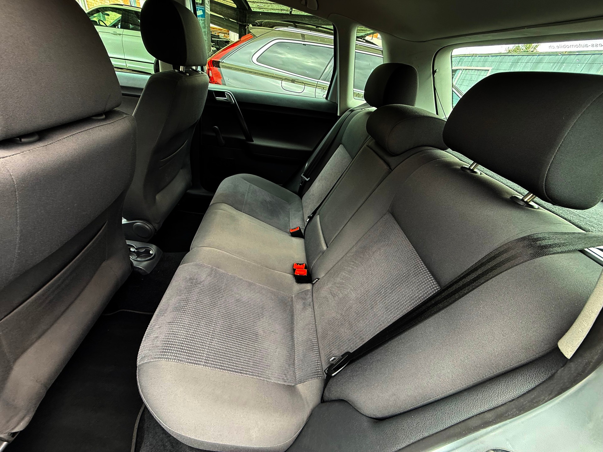 VW Polo 1.4 16V Trendline Automatic-image-7