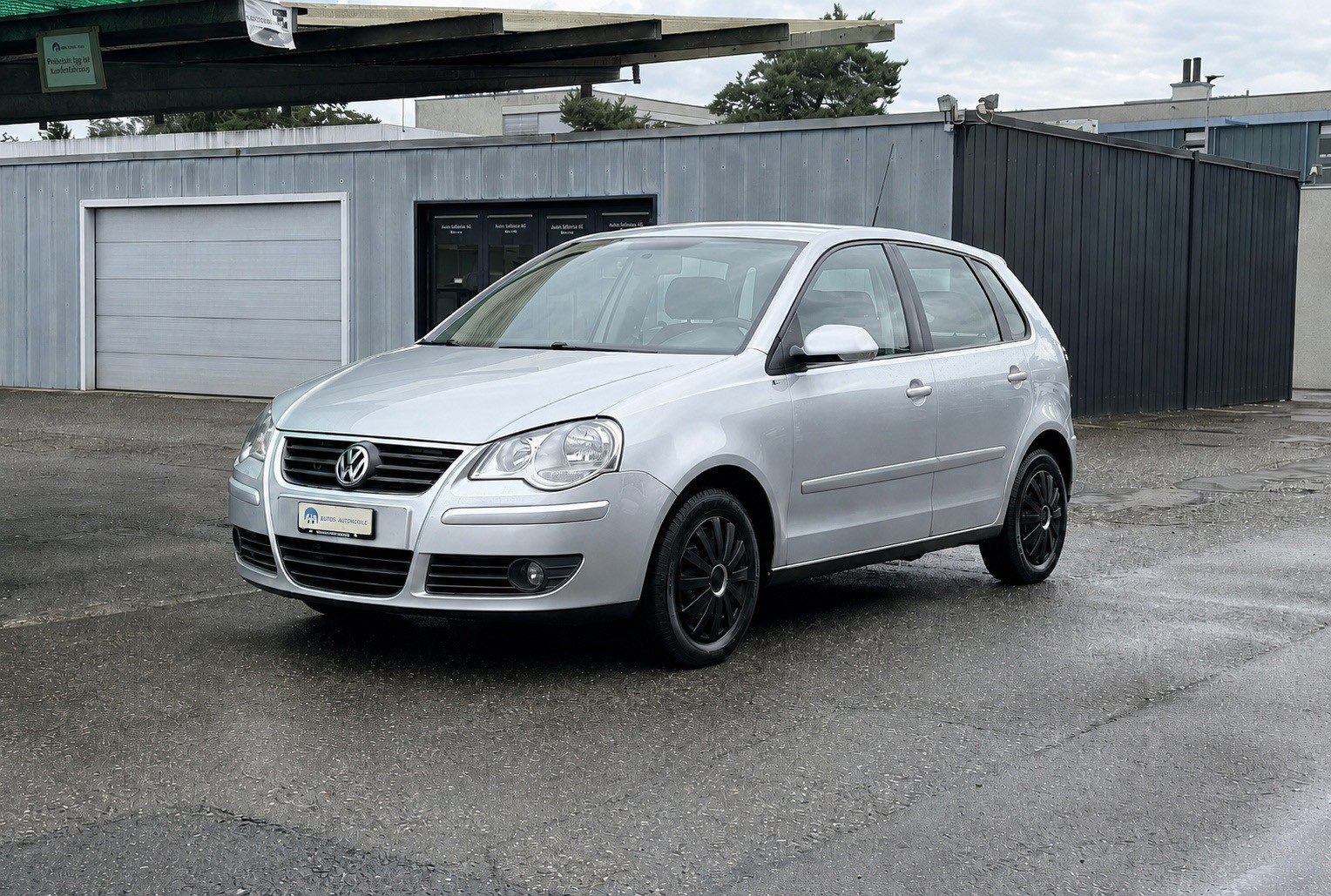 VW Polo 1.4 16V Trendline Automatic-image-11