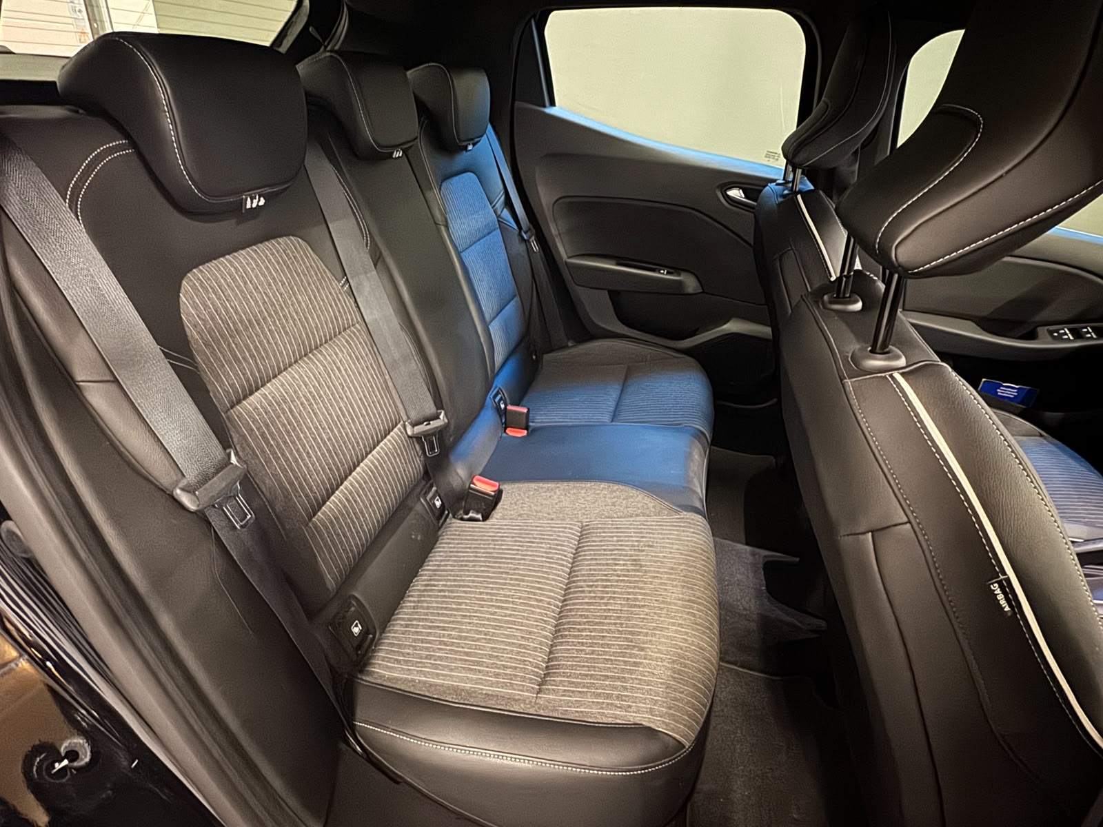 RENAULT Clio 1.0 Intens-image-12