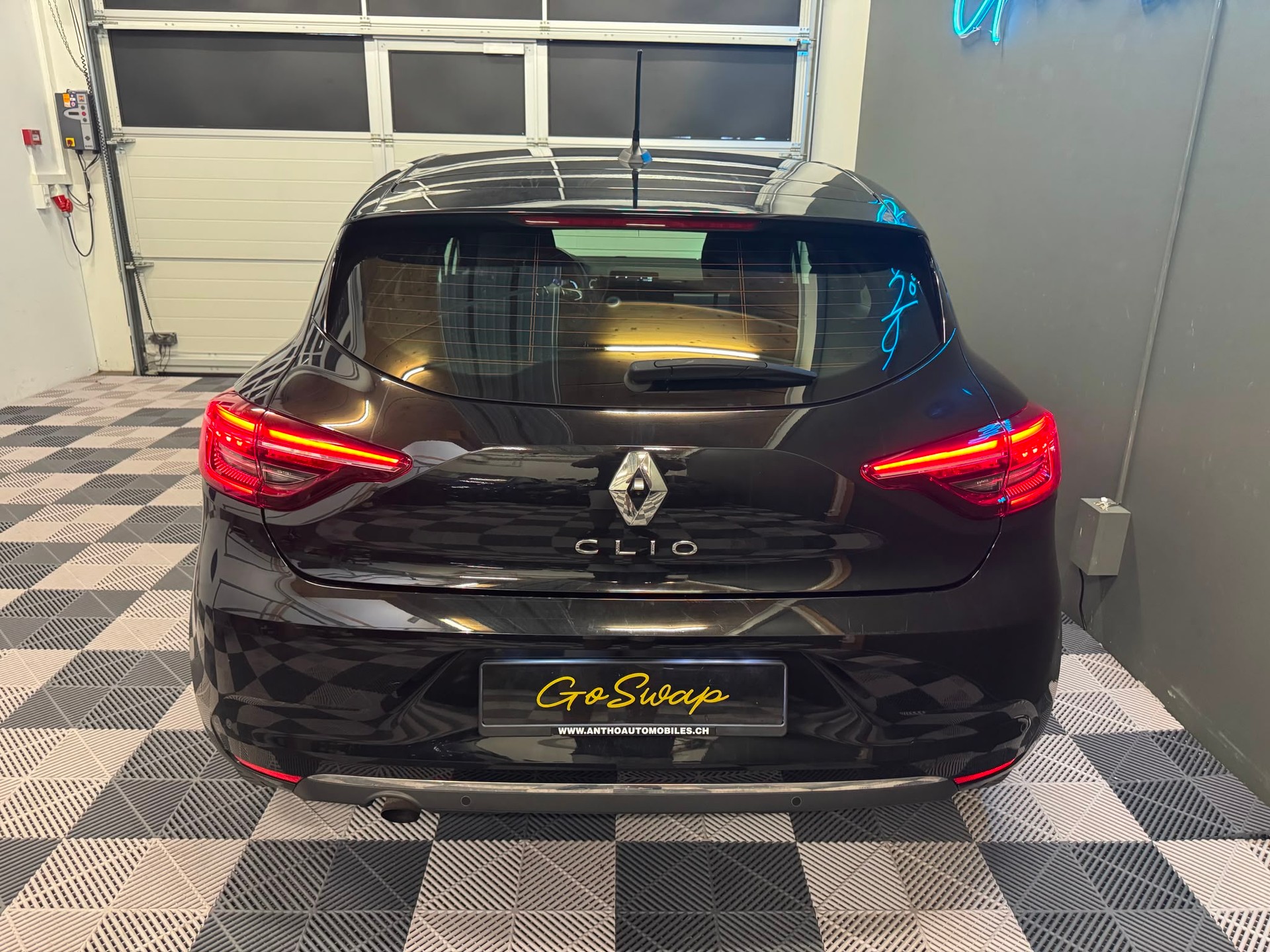 RENAULT Clio 1.0 Intens-image-4