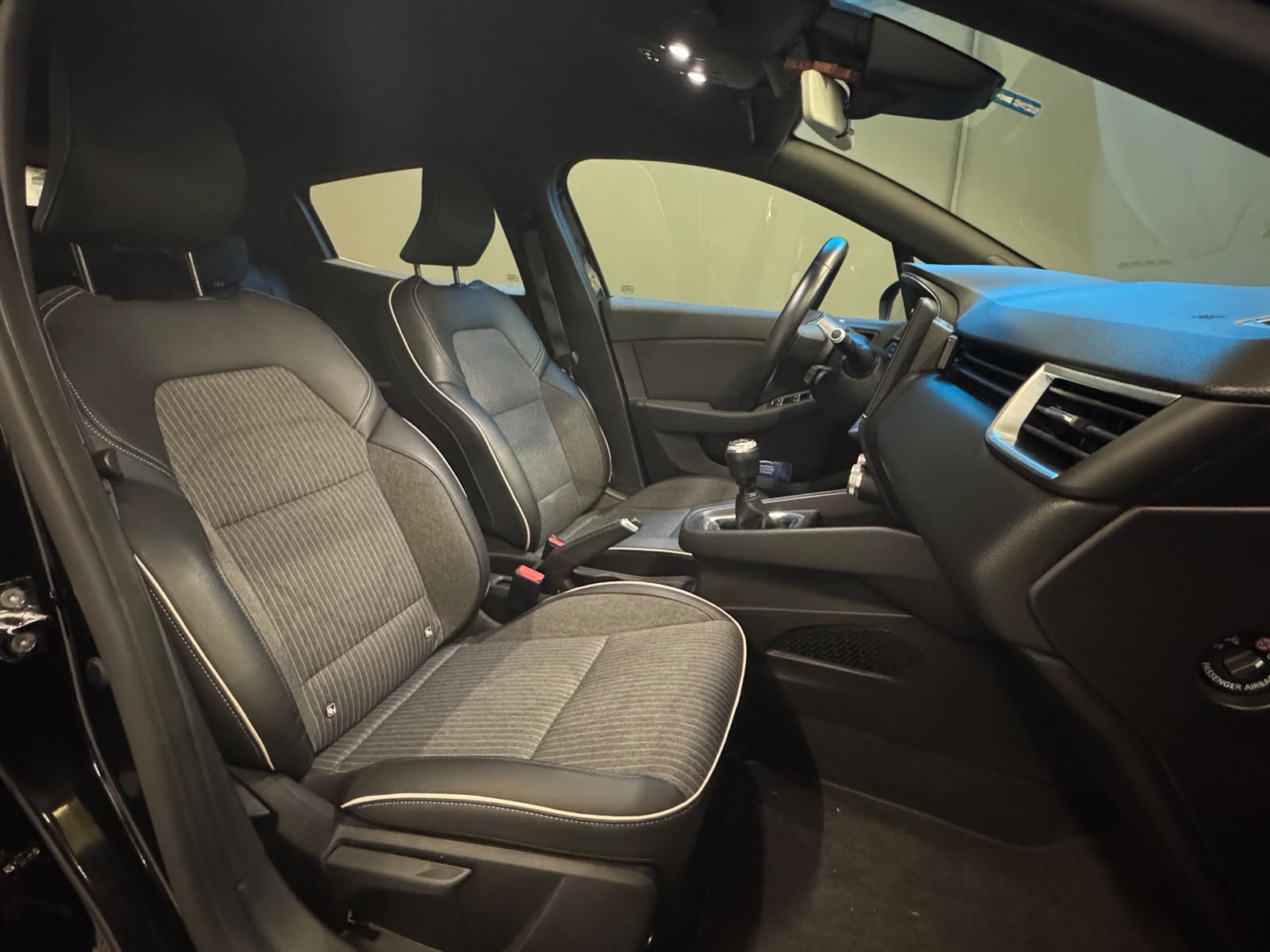 RENAULT Clio 1.0 Intens-image-13
