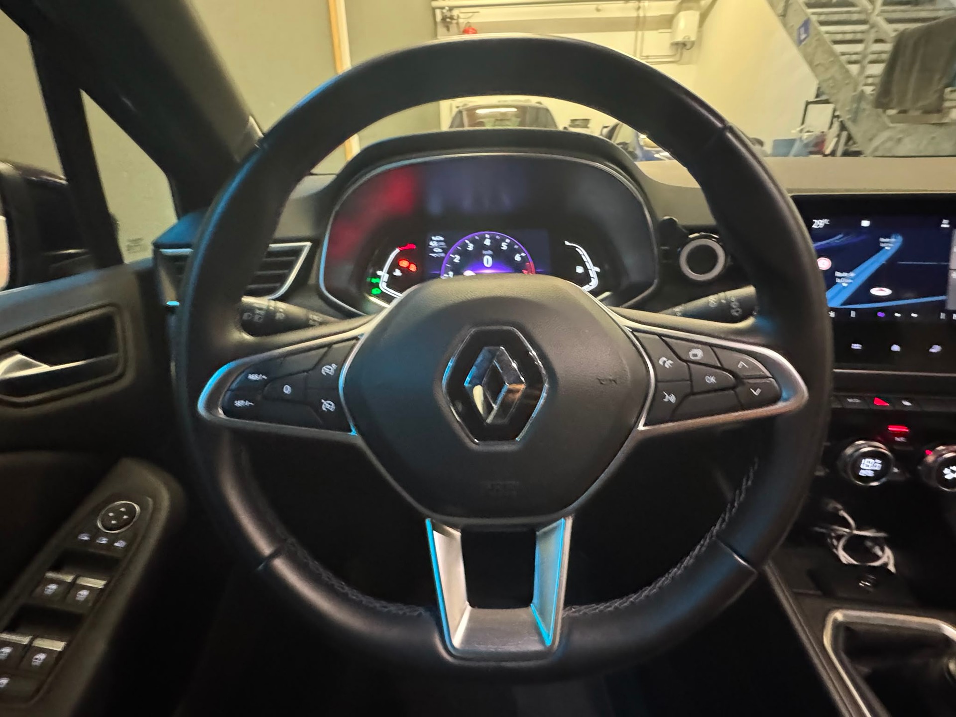 RENAULT Clio 1.0 Intens-image-17