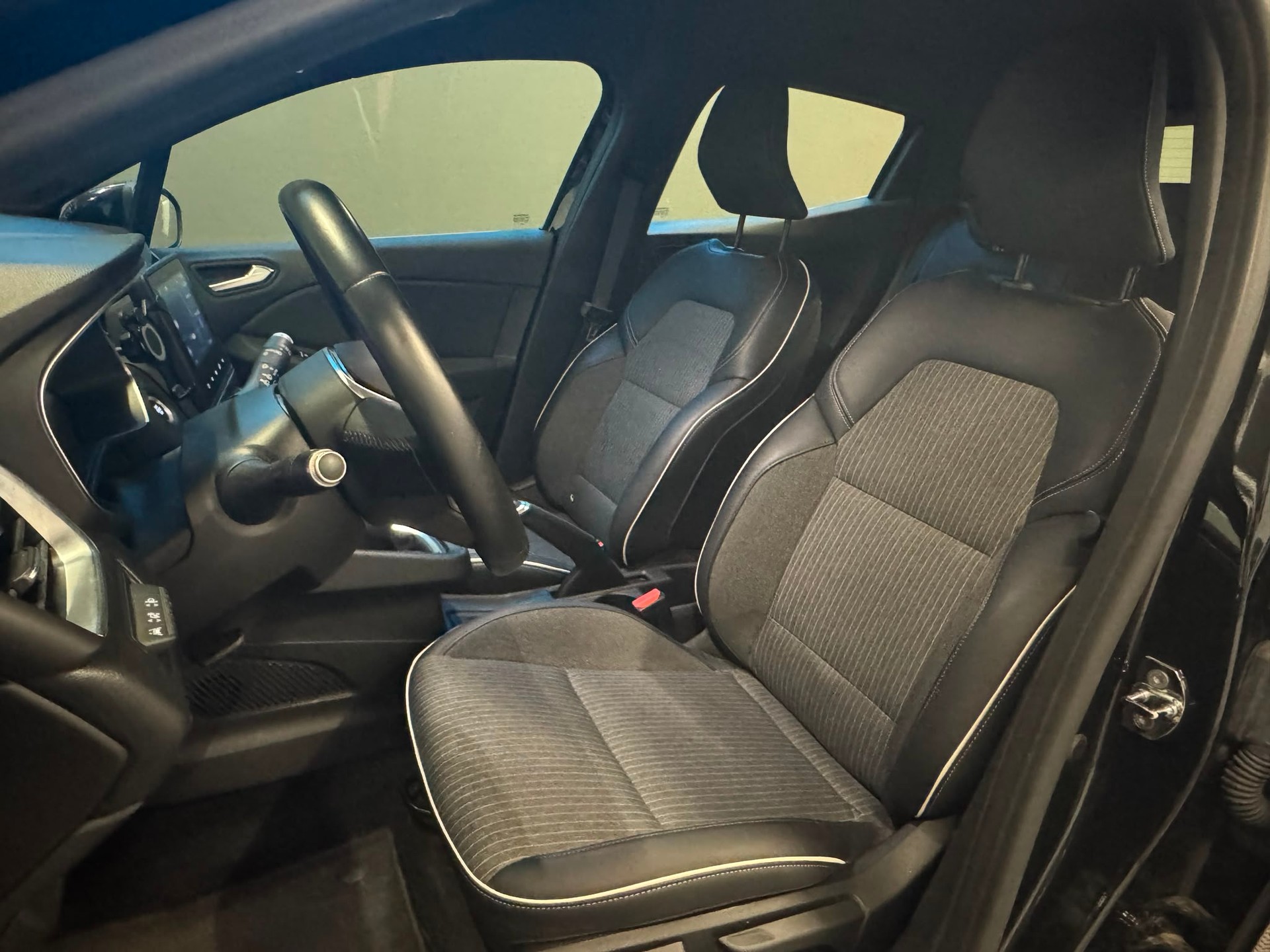 RENAULT Clio 1.0 Intens-image-9