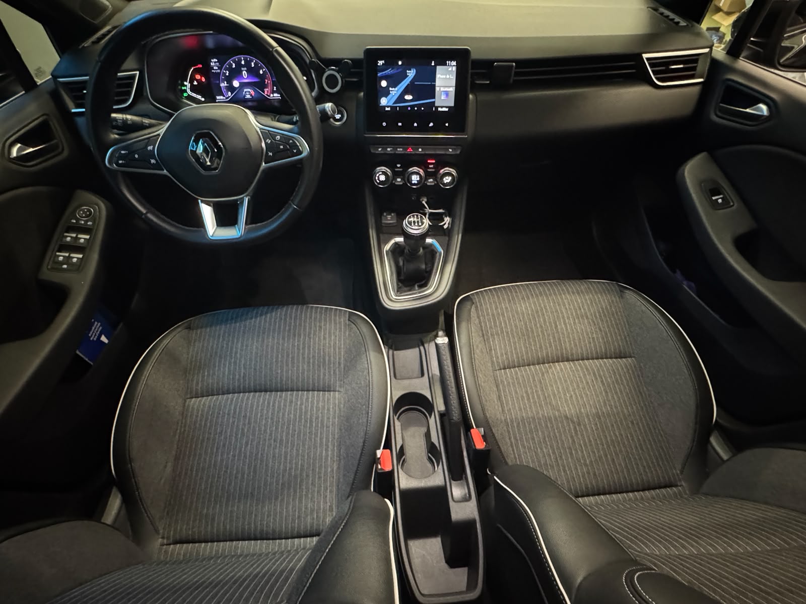 RENAULT Clio 1.0 Intens-image-14