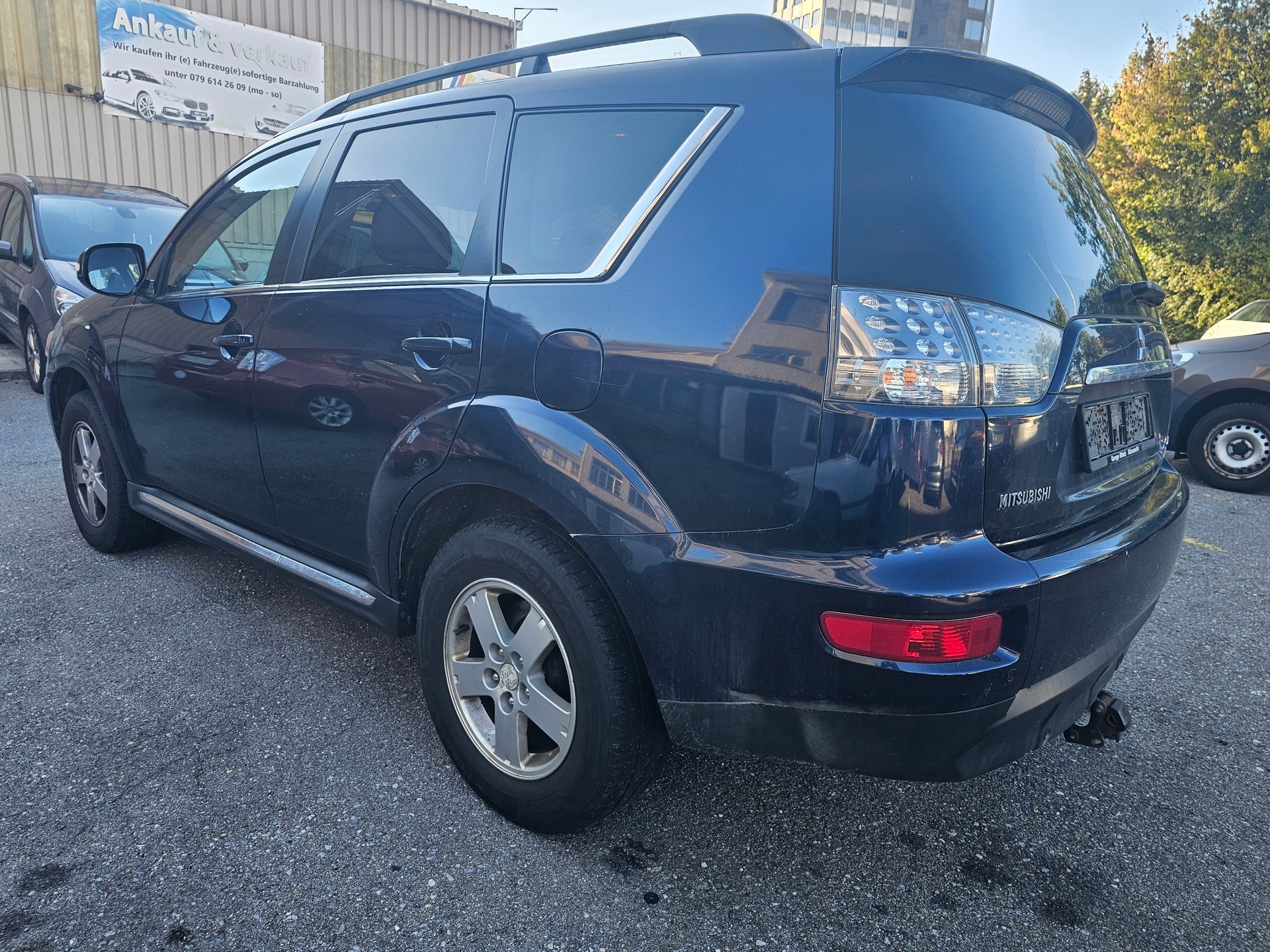 MITSUBISHI Outlander 2.2 DID Jubilé35 4WD-image-4